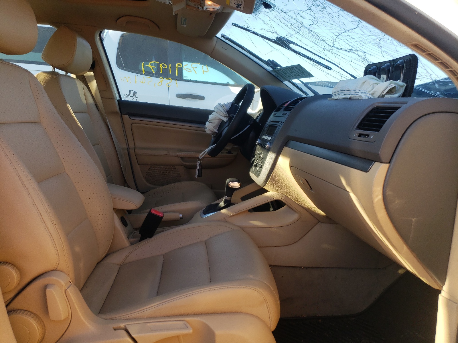 Photo 5 from auction – 2006 VOLKSWAGEN JETTA 2.5 with VIN 3VWSF71K96M746059