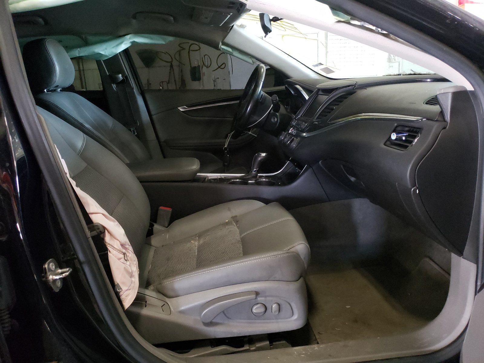 Photo 5 from auction – 2017 CHEVROLET IMPALA LT with VIN 1G1105S33HU211067