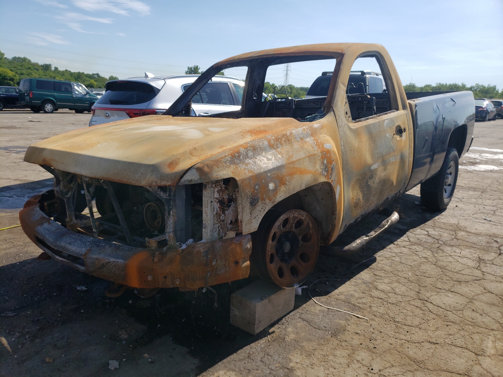 Photo 2 from auction – 2011 CHEVROLET SILVERADO with VIN 1GCNKPE05BZ448377