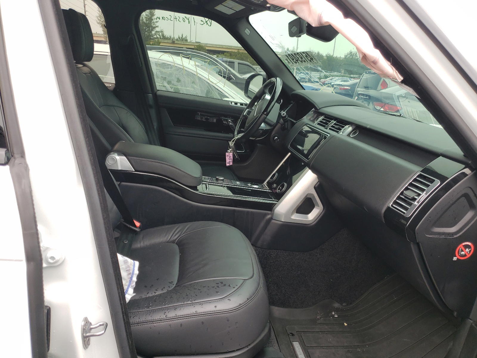 Photo 5 from auction – 2018 LAND ROVER RANGE ROVE with VIN SALGR2RV2JA396256