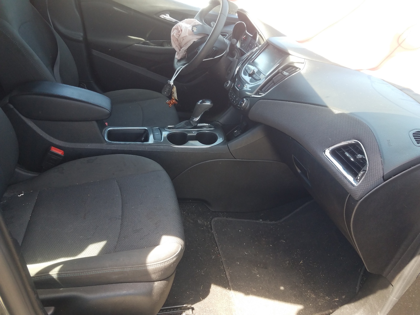 Photo 5 from auction – 2017 CHEVROLET CRUZE LT with VIN 3G1BE6SM5HS594983