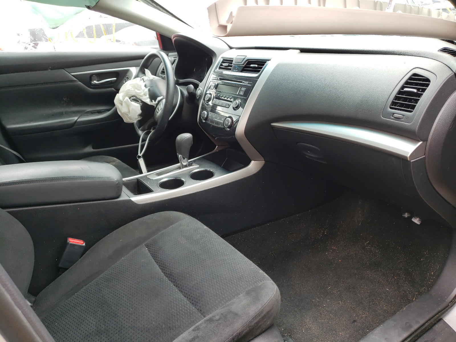 Photo 5 from auction – 2015 NISSAN ALTIMA 2.5 with VIN 1N4AL3AP2FC570944