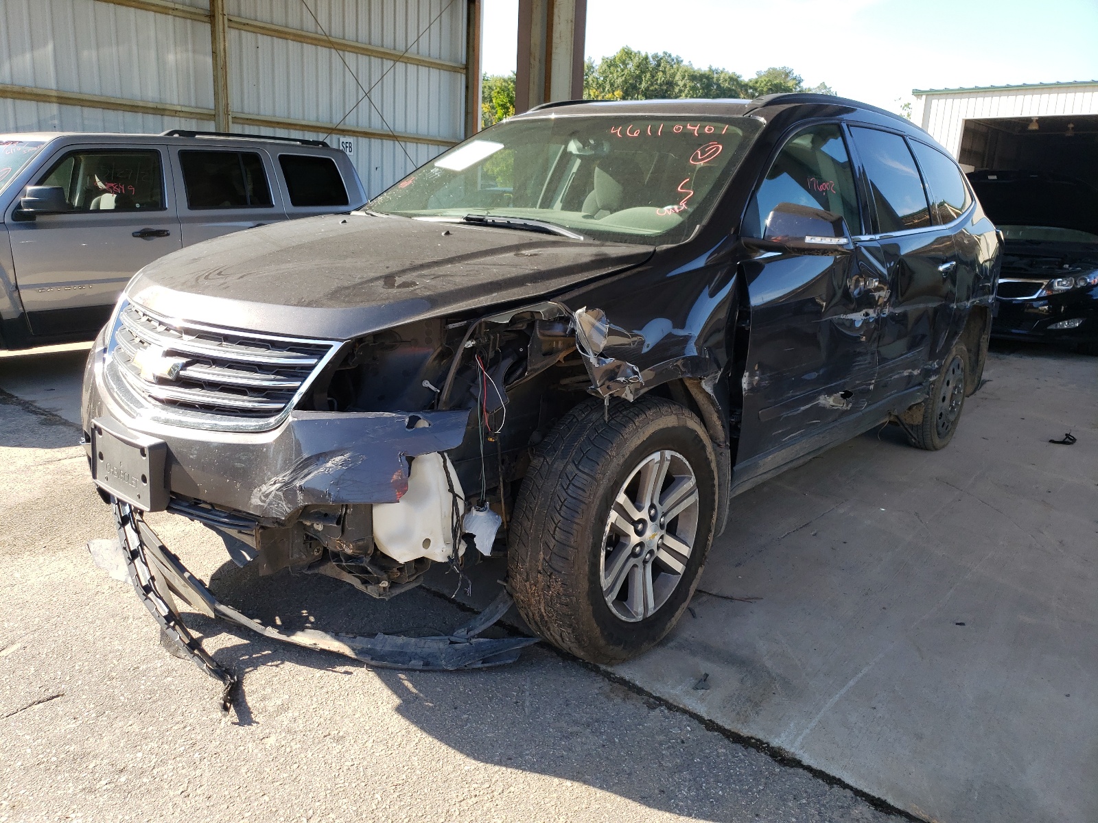Photo 2 from auction – 2015 CHEVROLET TRAVERSE L with VIN 1GNKRHKD1FJ104441