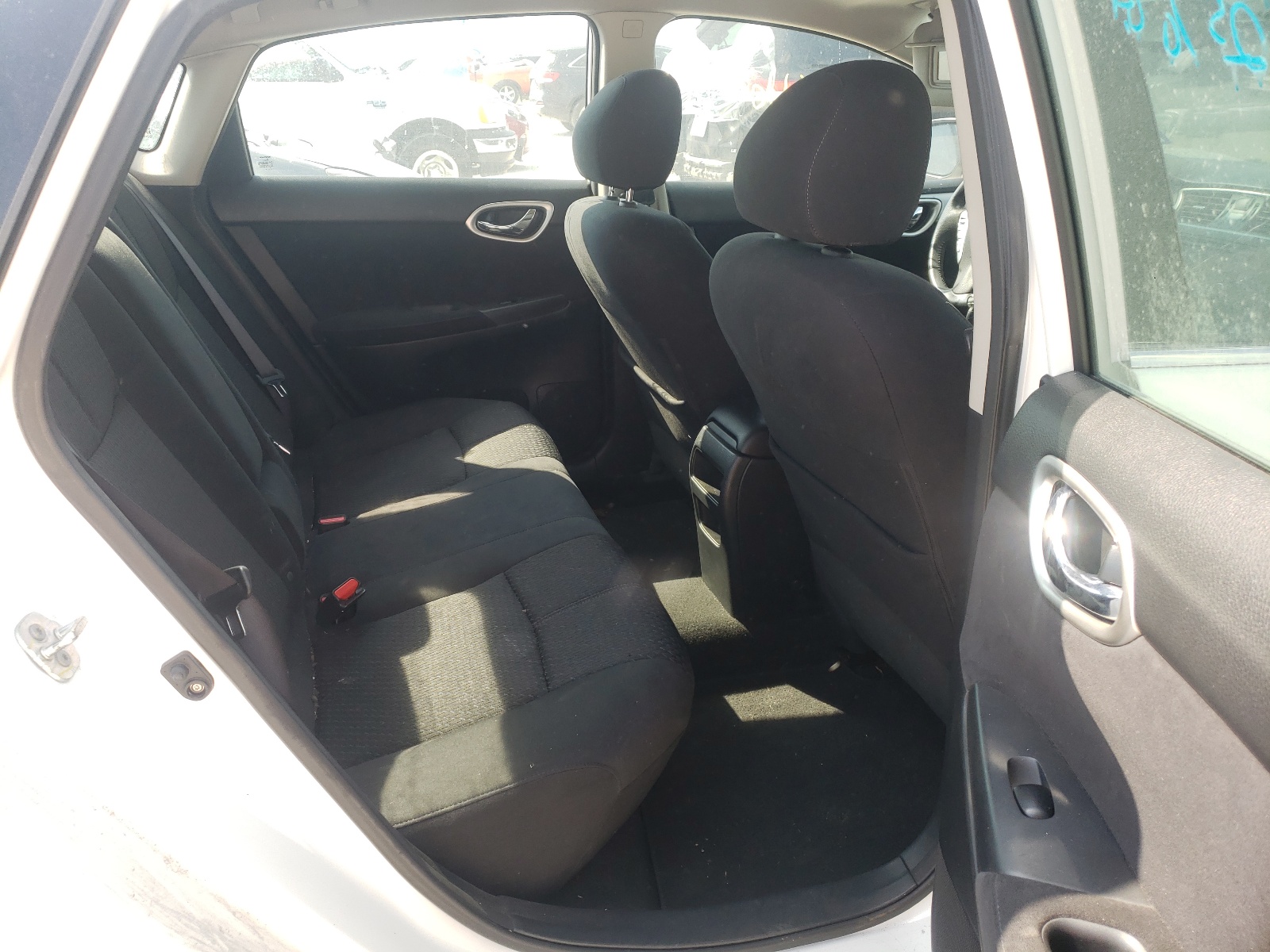 Photo 6 from auction – 2014 NISSAN SENTRA S with VIN 3N1AB7AP4EL659683
