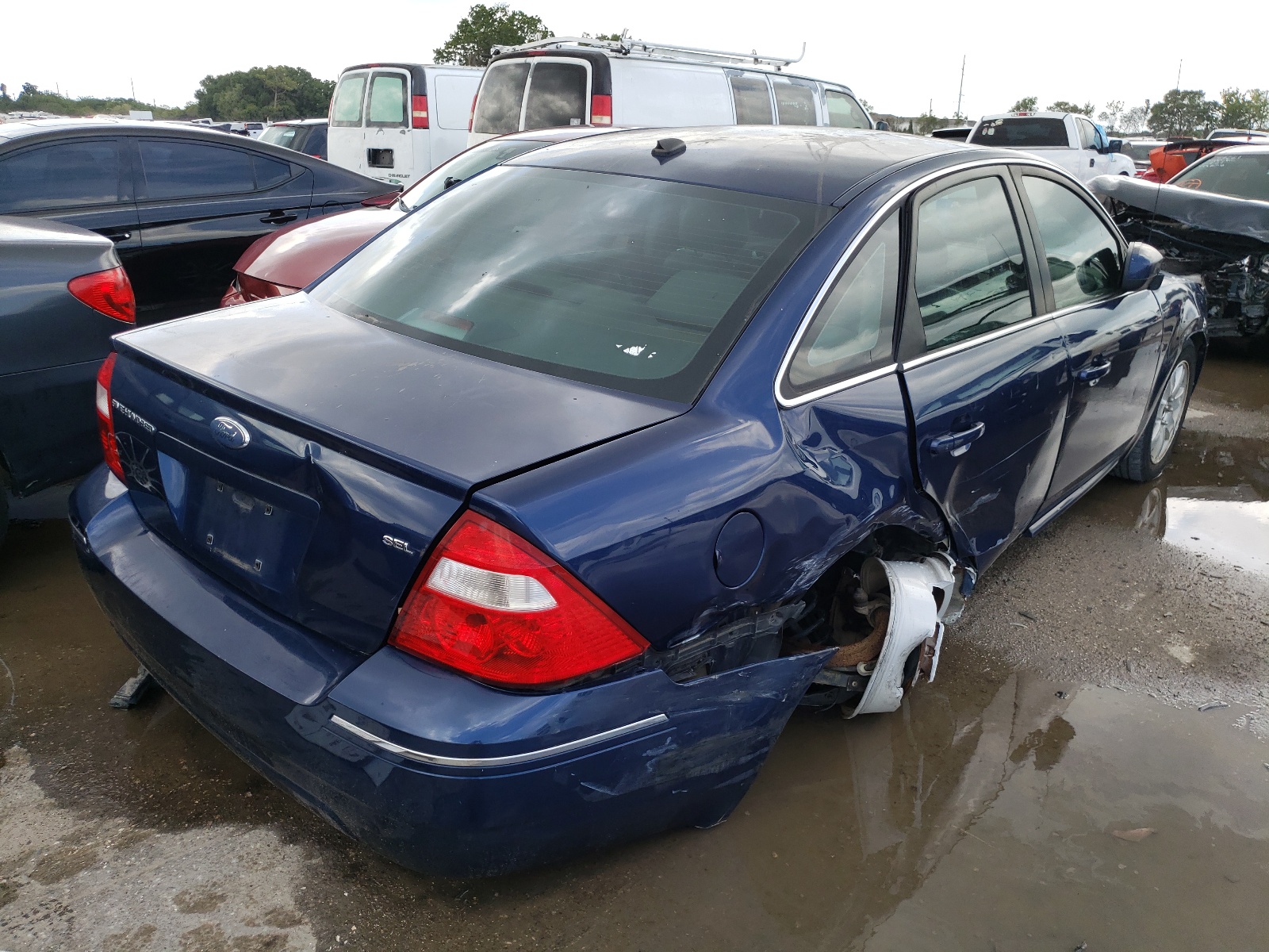 Photo 4 from auction – 2007 FORD FIVE HUNDR with VIN 1FAHP241X7G147611
