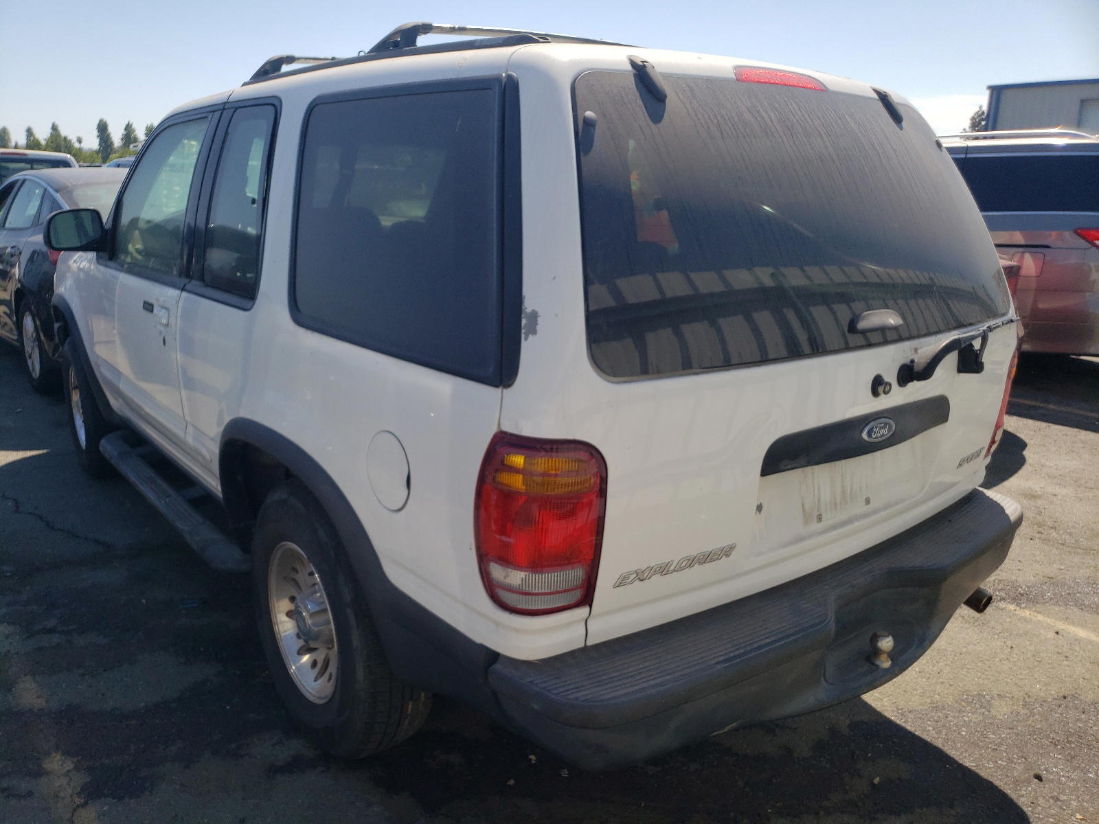 Photo 3 from auction – 1999 FORD EXPLORER with VIN 1FMCU22E4XUA34737