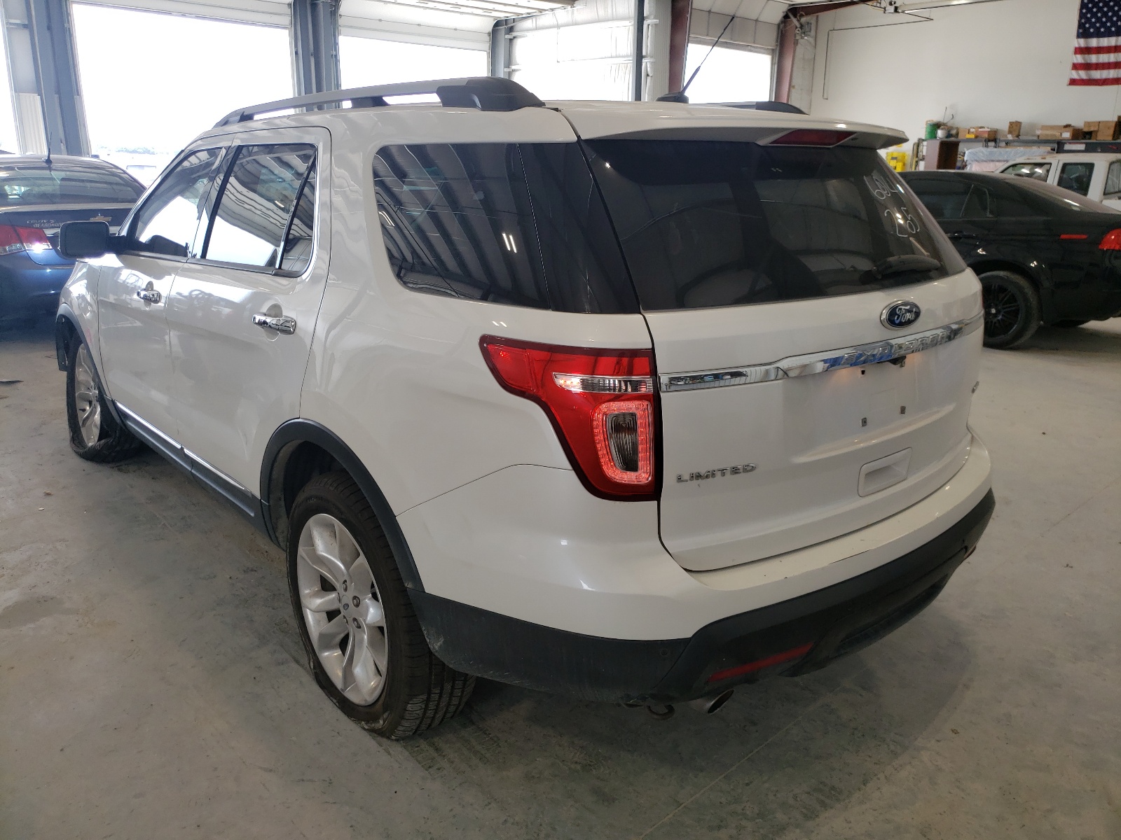 Foto 3 de la subasta – 2013 FORD EXPLORER L con VIN 1FM5K8F80DGB62764