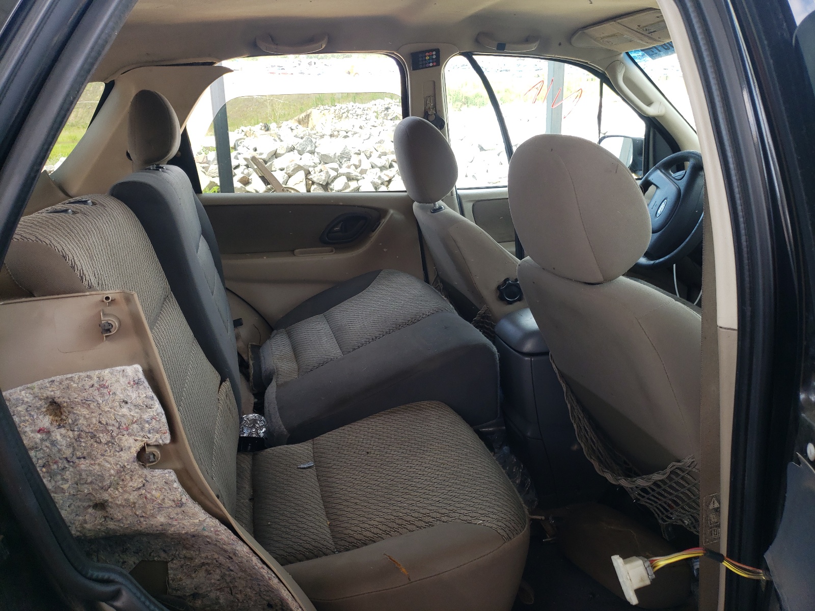 Photo 6 from auction – 2003 FORD ESCAPE XLT with VIN 1FMYU03133KA40556