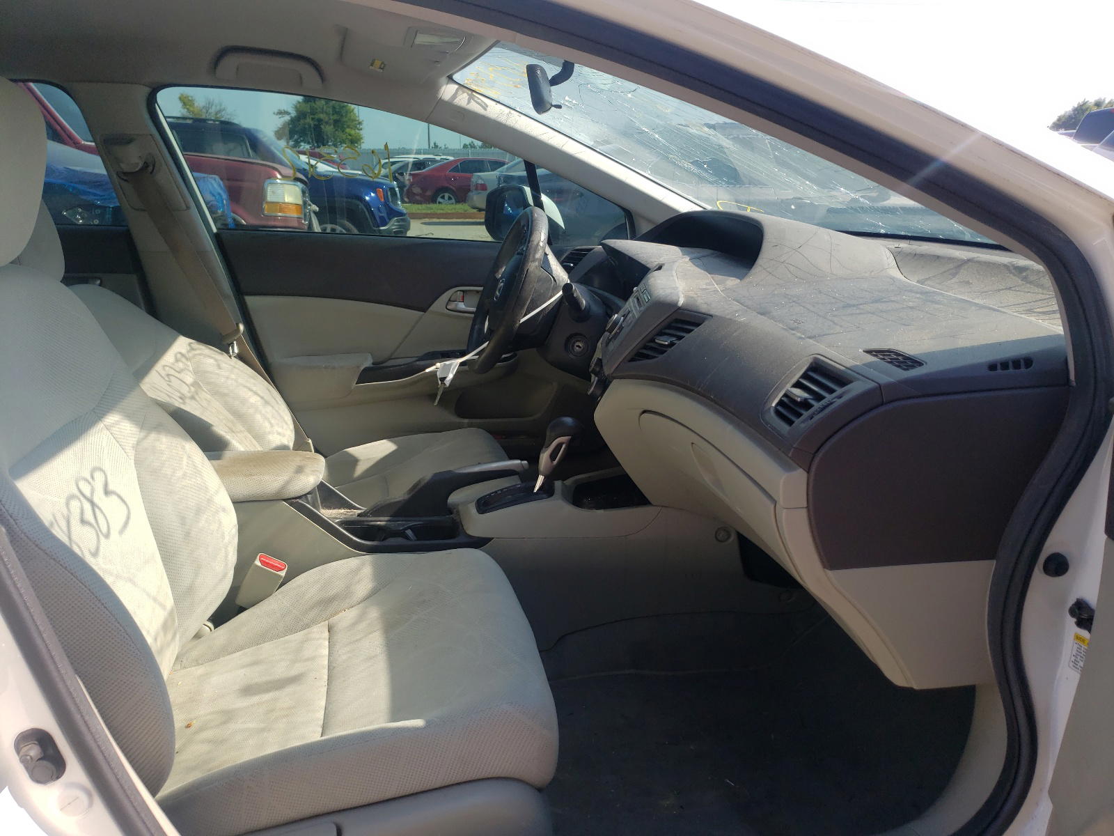 Photo 5 from auction – 2012 HONDA CIVIC LX with VIN 2HGFB2F57CH558383