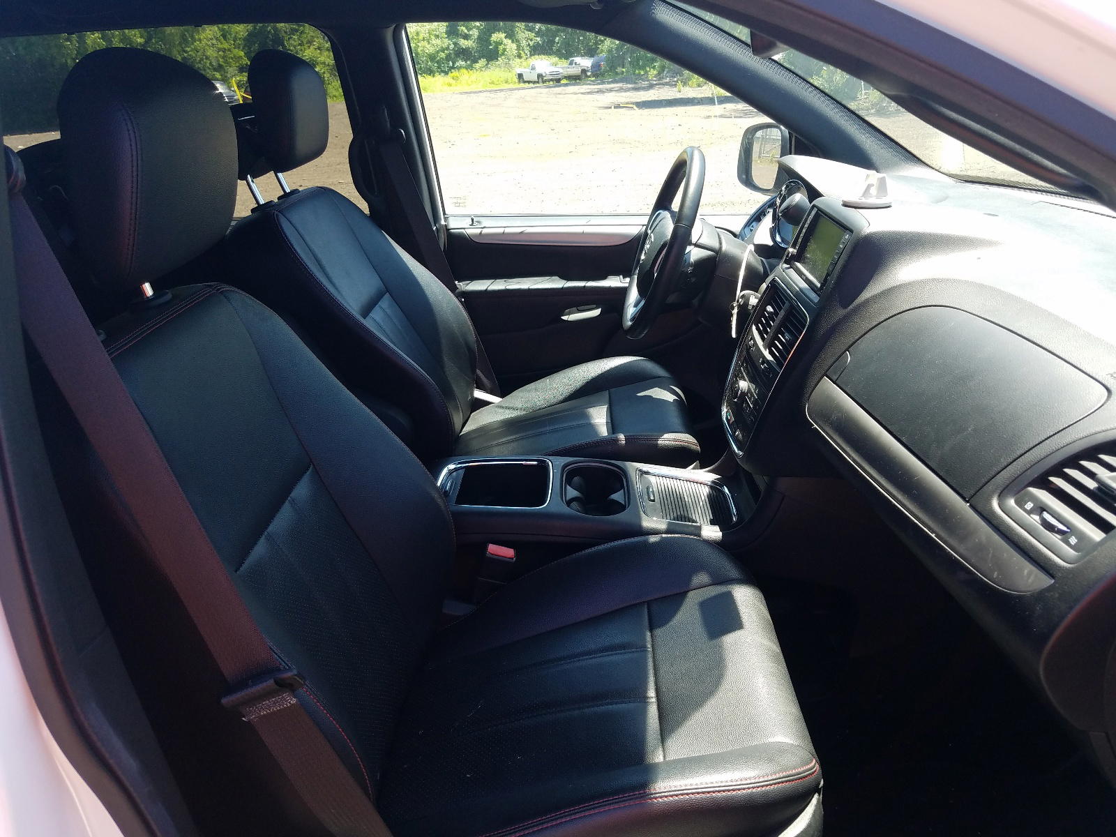 Photo 5 from auction – 2019 DODGE GRAND CARA with VIN 2C4RDGEG5KR595463