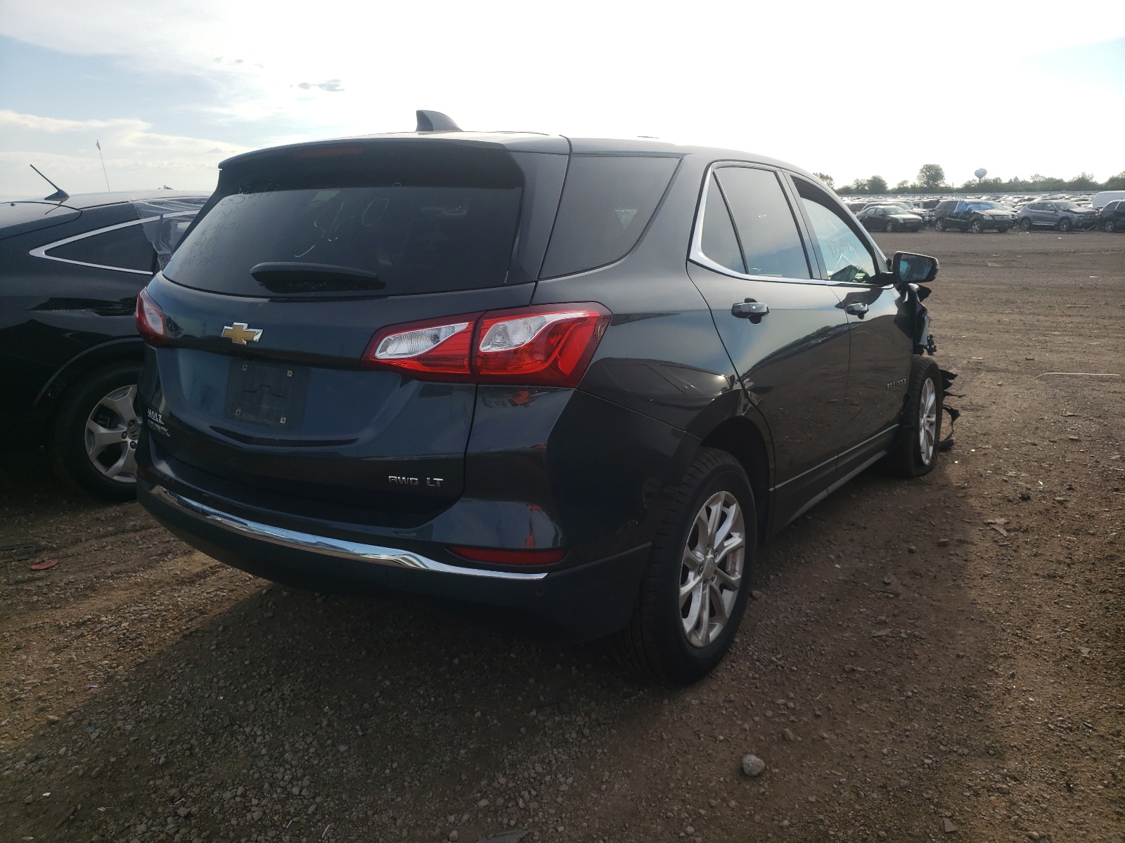 Photo 4 from auction – 2018 CHEVROLET EQUINOX LT with VIN 2GNAXSEV6J6227449