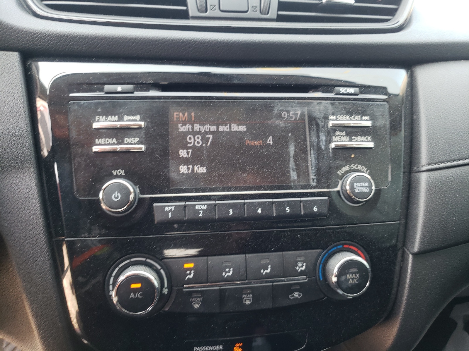 Photo 9 from auction – 2017 NISSAN ROGUE S with VIN JN8AT2MT2HW392486