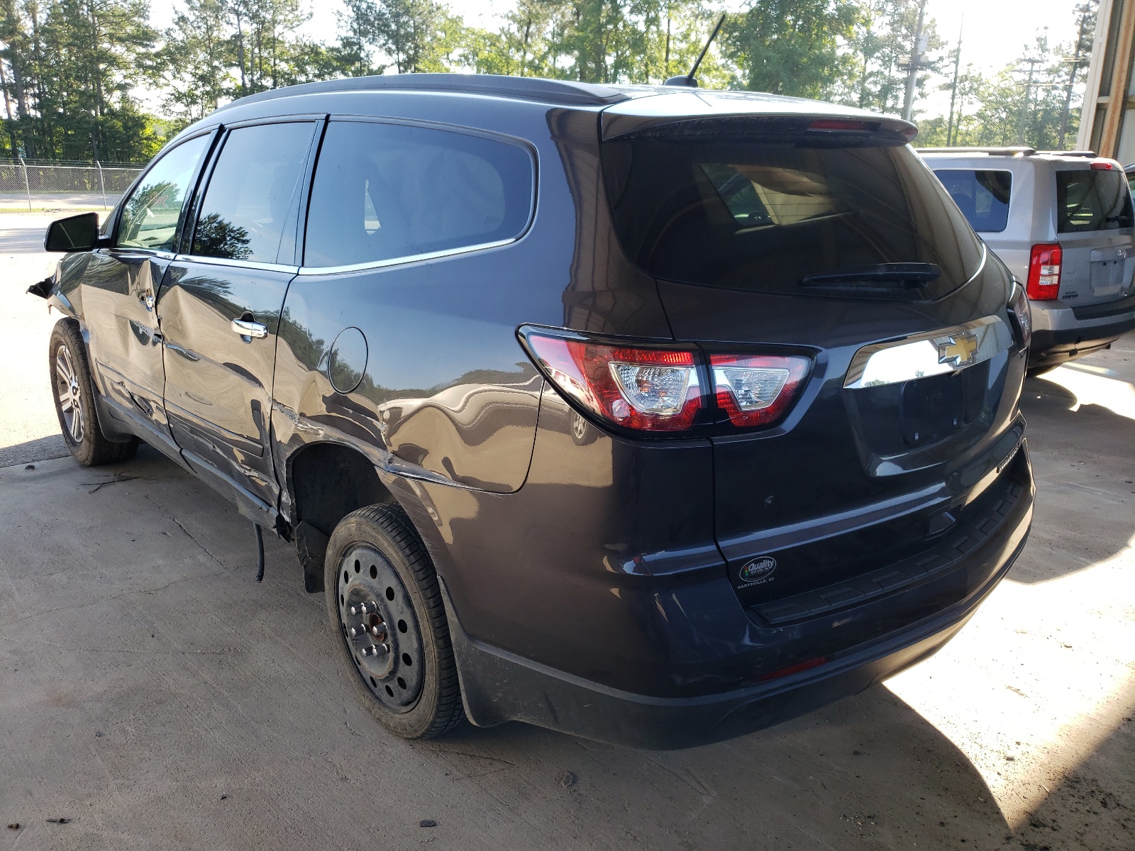 Photo 3 from auction – 2015 CHEVROLET TRAVERSE L with VIN 1GNKRHKD1FJ104441