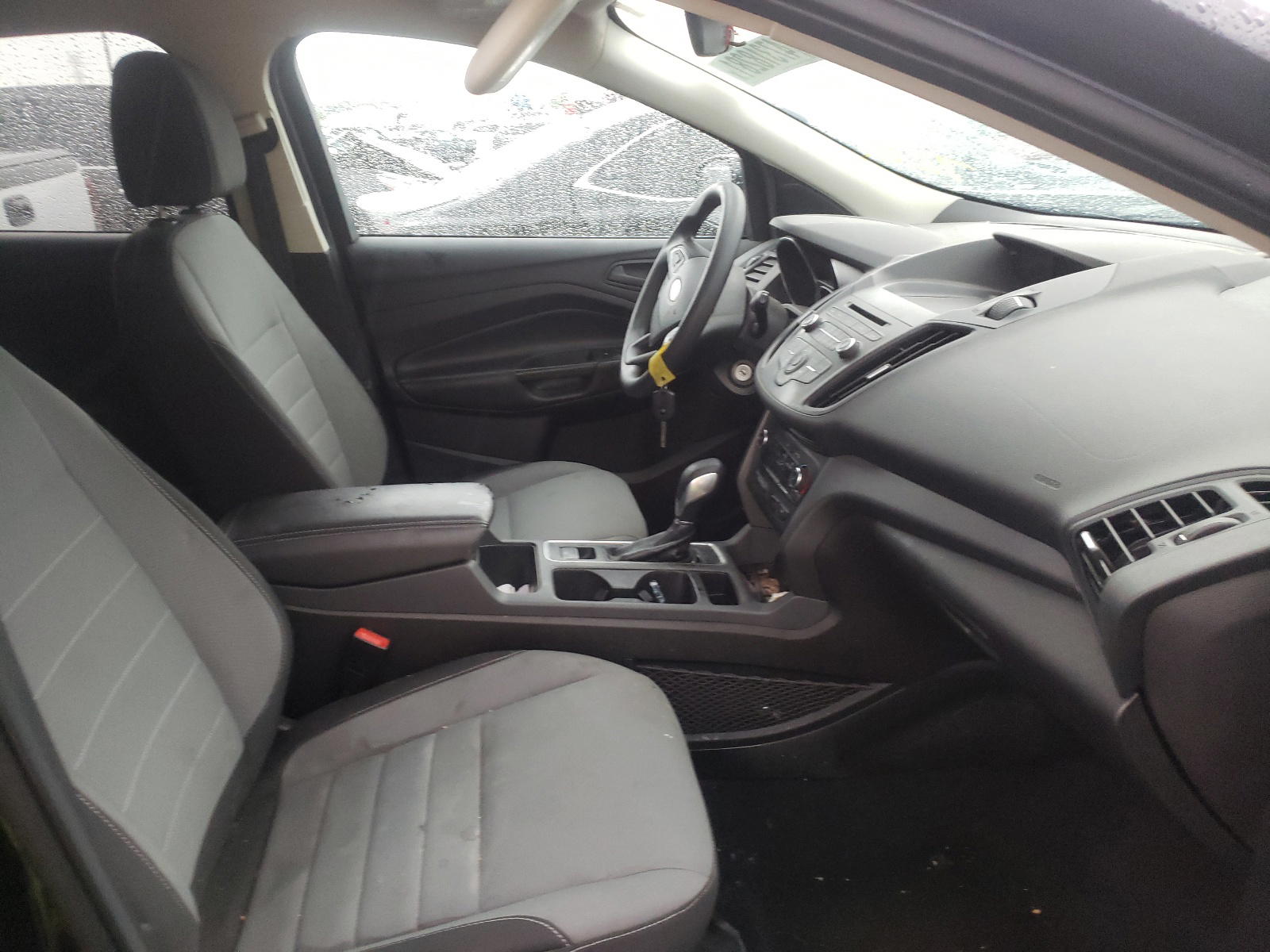 Photo 5 from auction – 2017 FORD ESCAPE S with VIN 1FMCU0F72HUD22547