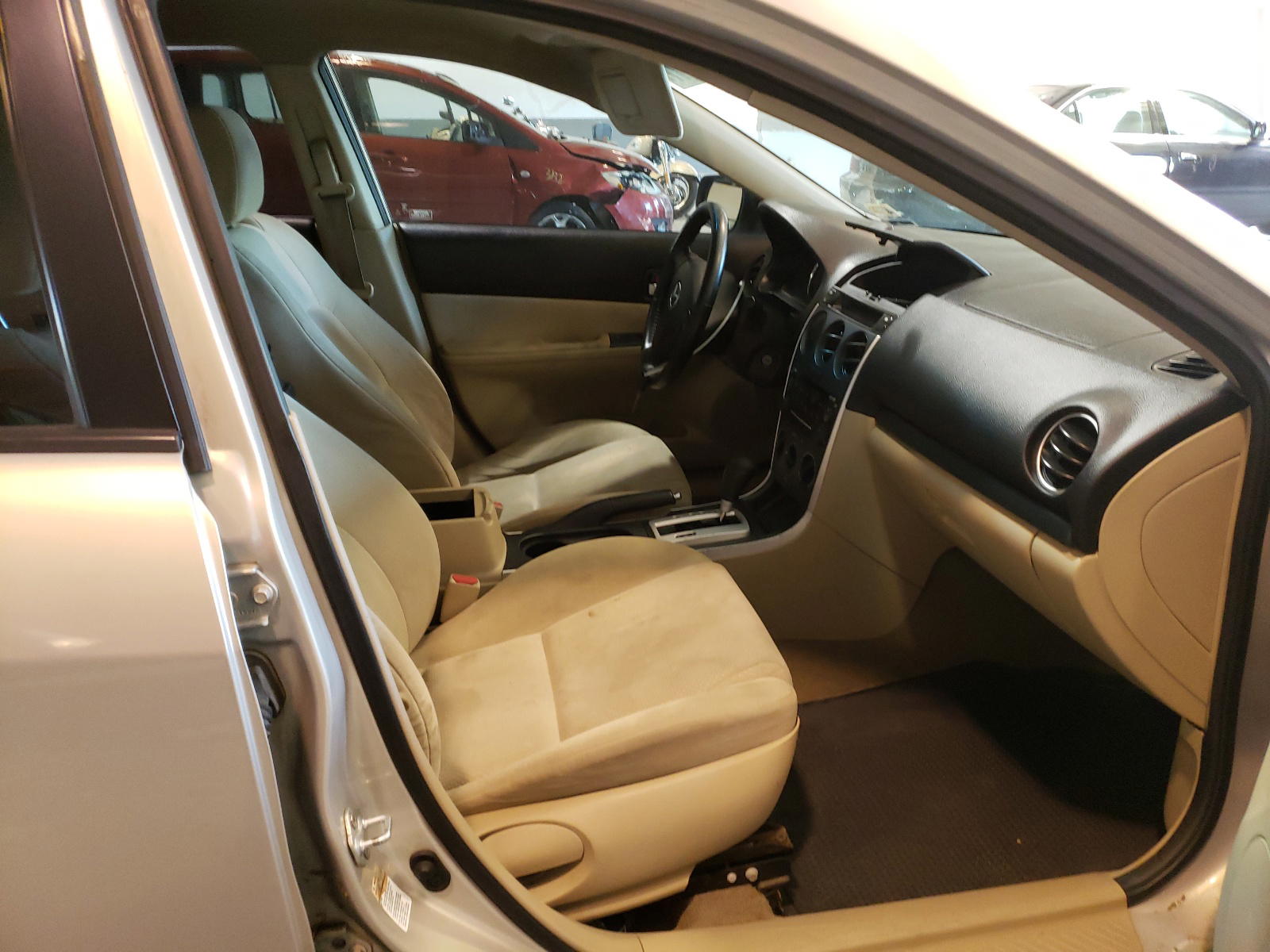 Photo 5 from auction – 2008 MAZDA 6 I with VIN 1YVHP80CX85M02351