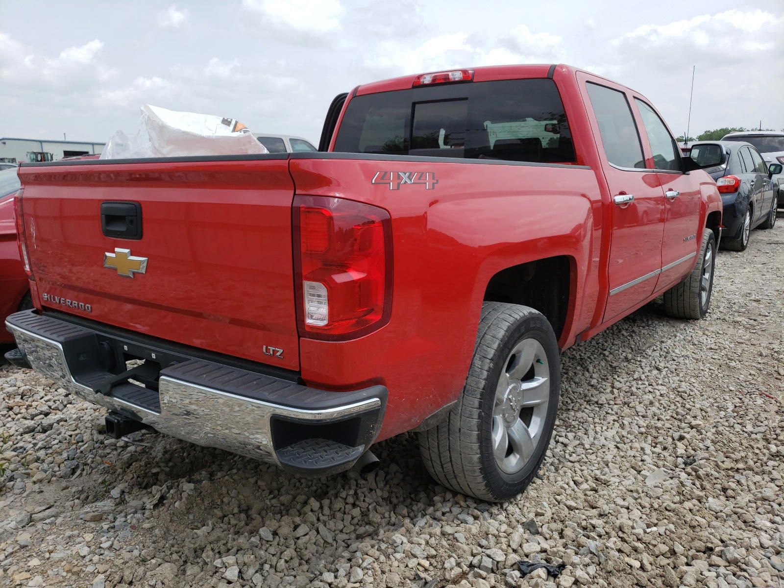 Photo 4 from auction – 2018 CHEVROLET SILVERADO with VIN 3GCUKSEC8JG337846