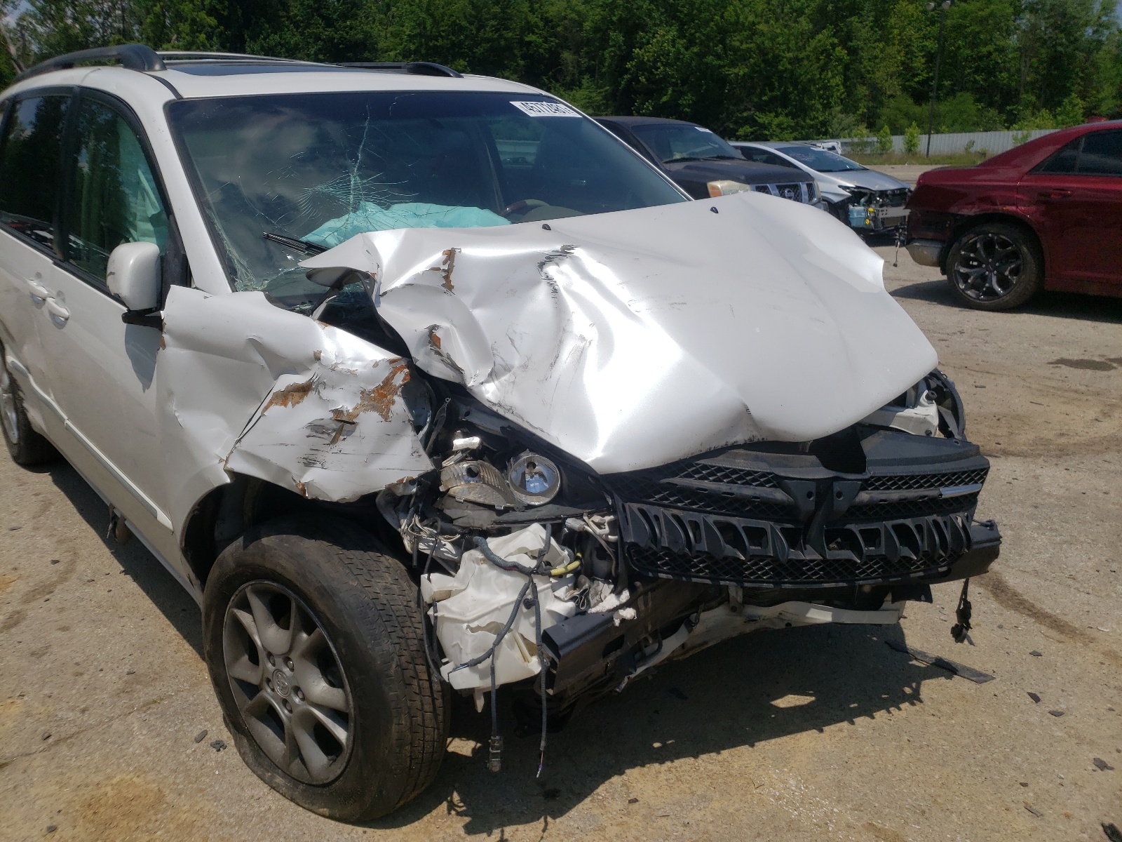 Photo 9 from auction – 2004 TOYOTA SIENNA XLE with VIN 5TDZA22C94S172005