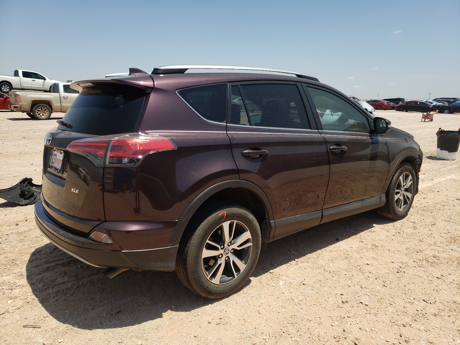 Photo 4 from auction – 2017 TOYOTA RAV4 XLE with VIN 2T3WFREV2HW402207