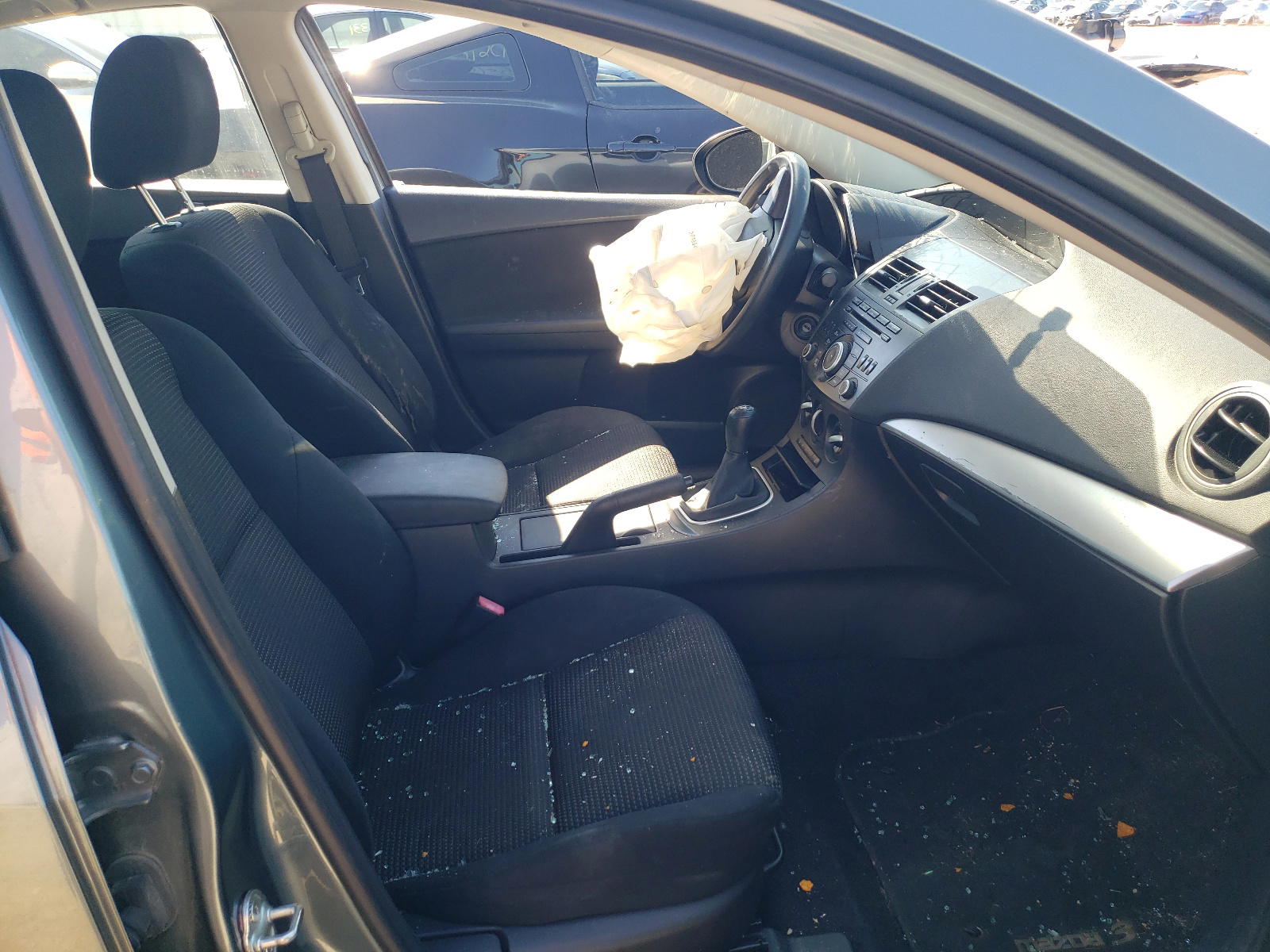 Photo 5 from auction – 2012 MAZDA 3 I with VIN JM1BL1UF1C1615255
