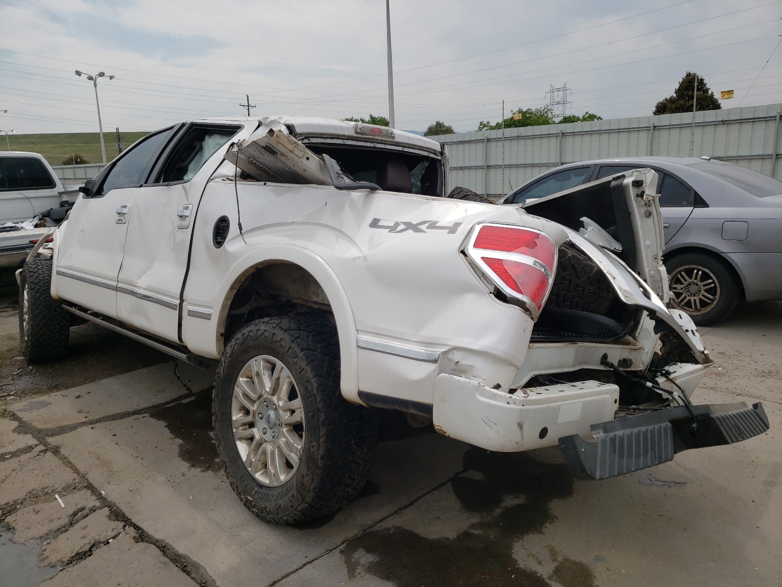 Photo 3 from auction – 2010 FORD F150 SUPER with VIN 1FTFW1EV3AFB55191