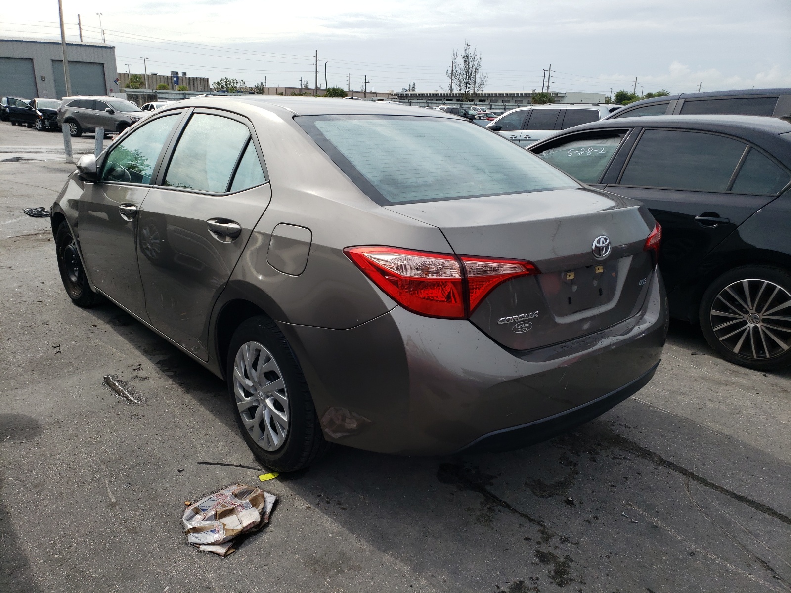 Photo 3 from auction – 2018 TOYOTA COROLLA L with VIN 5YFBURHE0JP740978