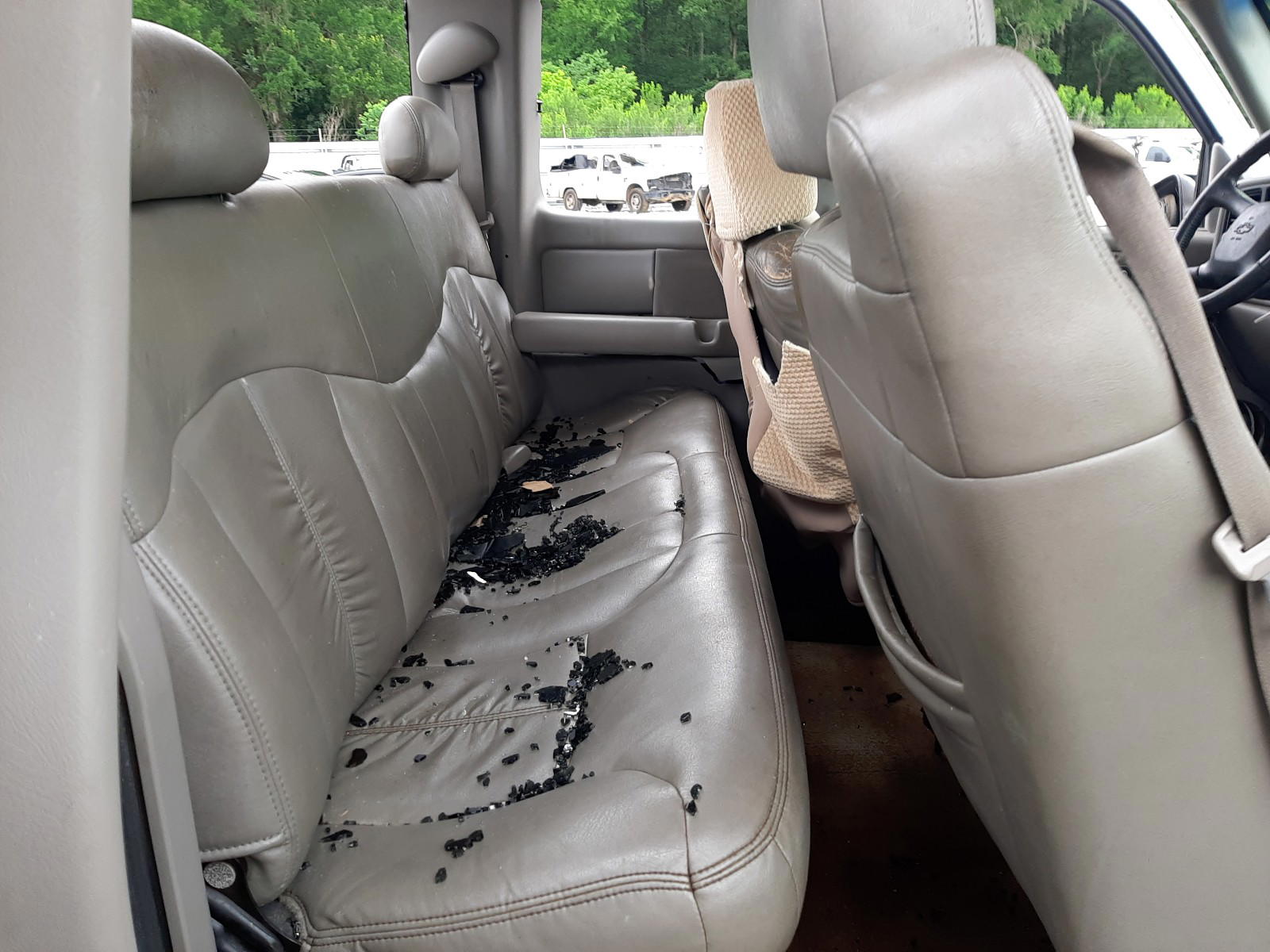 Photo 6 from auction – 2000 CHEVROLET SILVERADO with VIN 2GCEC19T6Y1190953