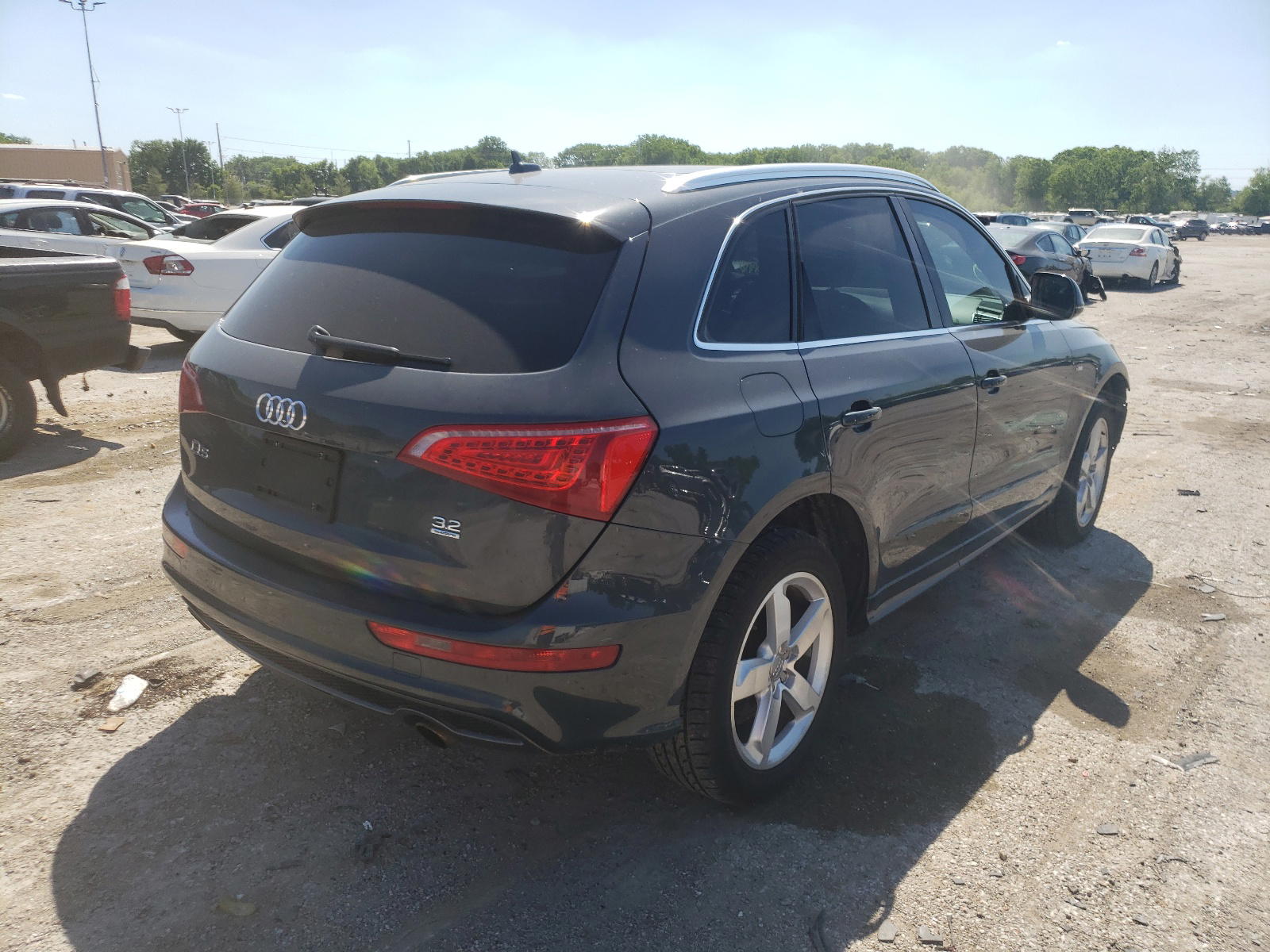 Photo 4 from auction – 2011 AUDI Q5 PREMIUM with VIN WA1DKAFP7BA041402
