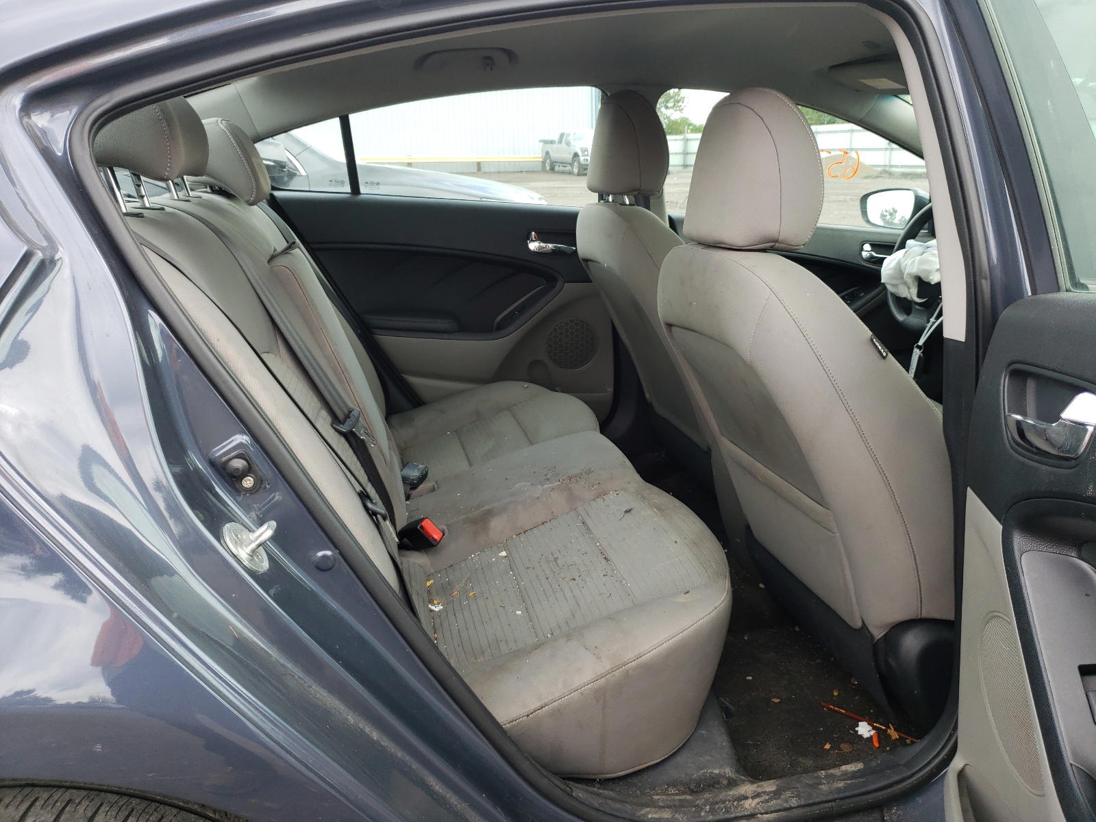 Photo 6 from auction – 2015 KIA FORTE LX with VIN KNAFX4A67F5308422