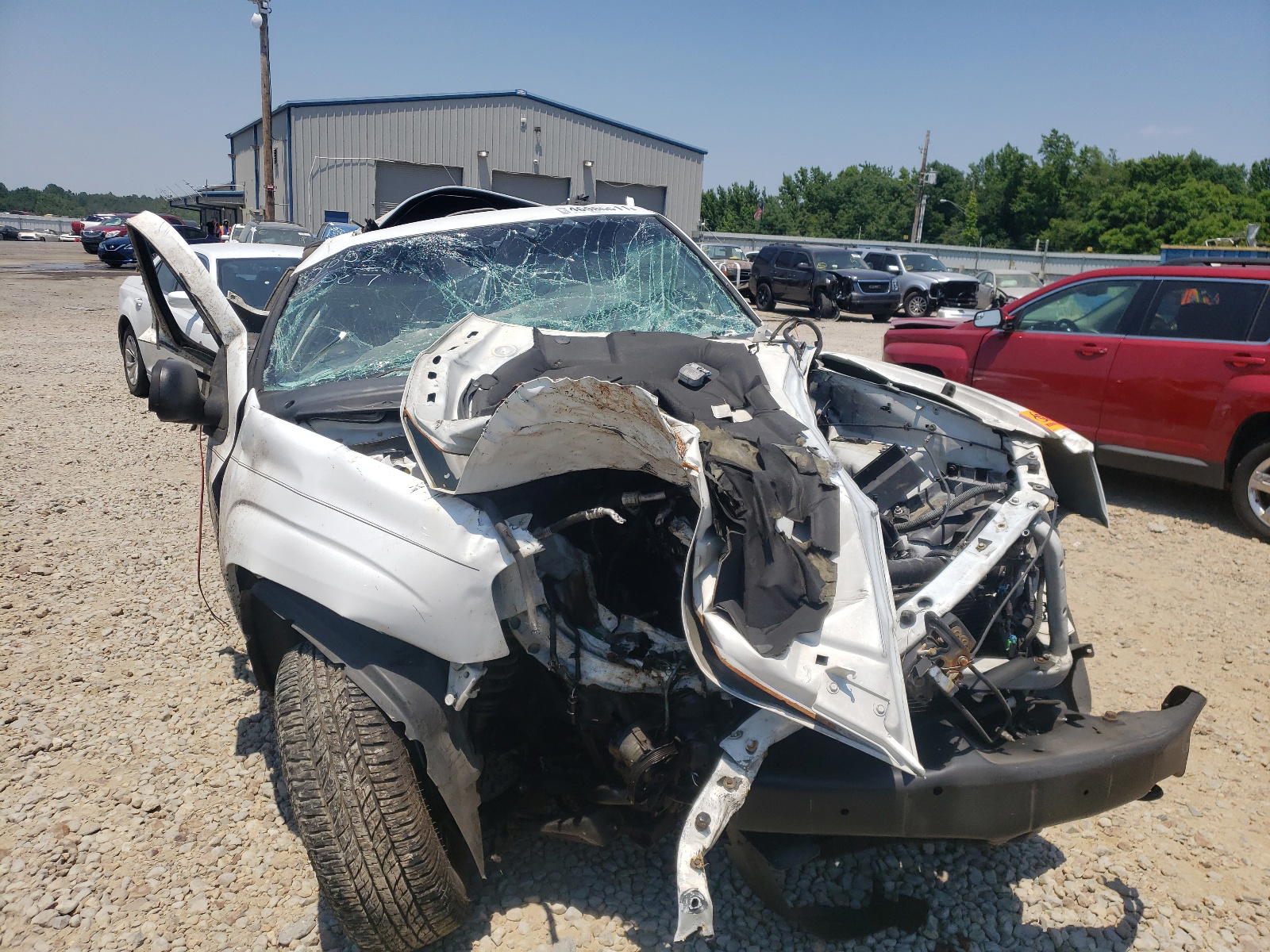 Photo 9 from auction – 2002 CHEVROLET TRAILBLAZE with VIN 1GNDT13S822296007
