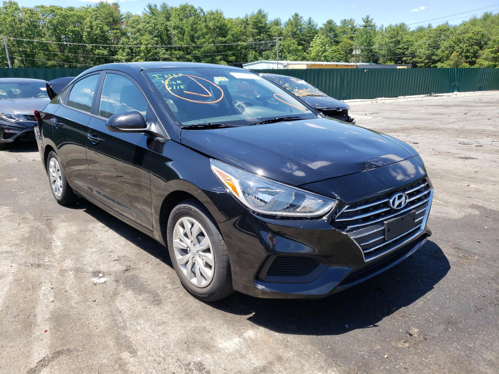 HYUNDAI ACCENT SE 2019 with VIN 3KPC24A36KE080969 - Photo from auction