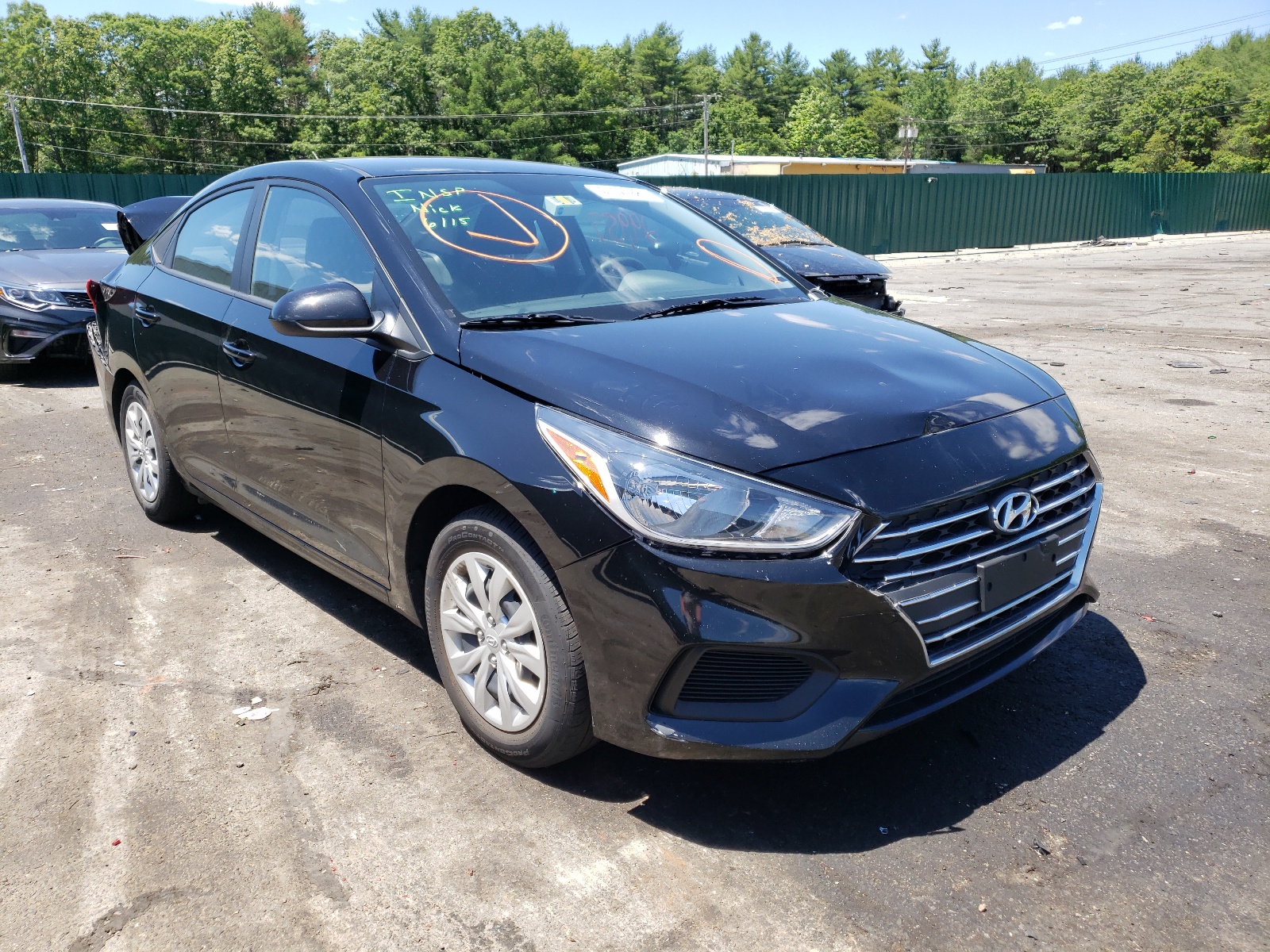 HYUNDAI ACCENT SE 2019 z numerem VIN 3KPC24A36KE080969 - Zdjęcie z aukcji