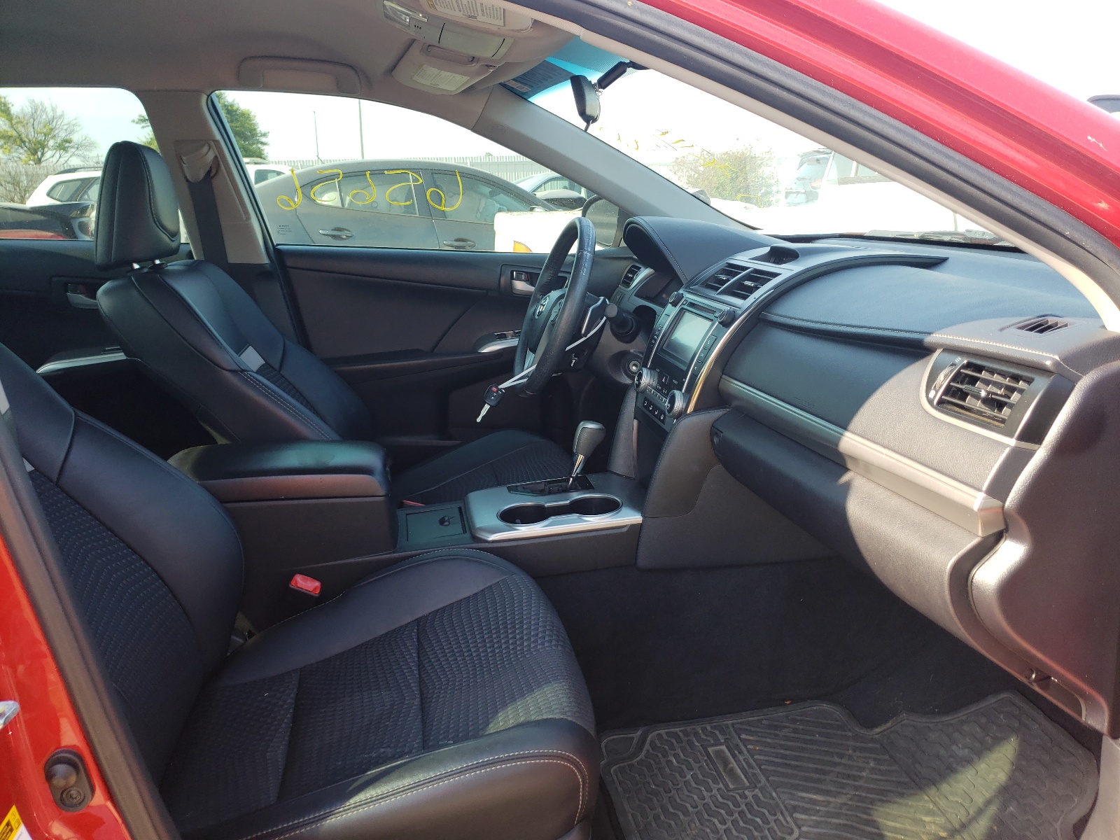 Photo 5 from auction – 2014 TOYOTA CAMRY L with VIN 4T1BF1FK6EU768762