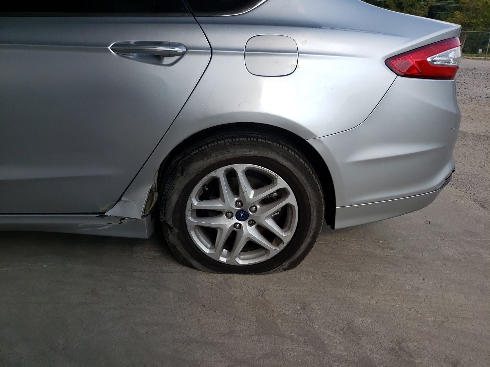 Photo 9 from auction – 2015 FORD FUSION SE with VIN 3FA6P0H77FR273023