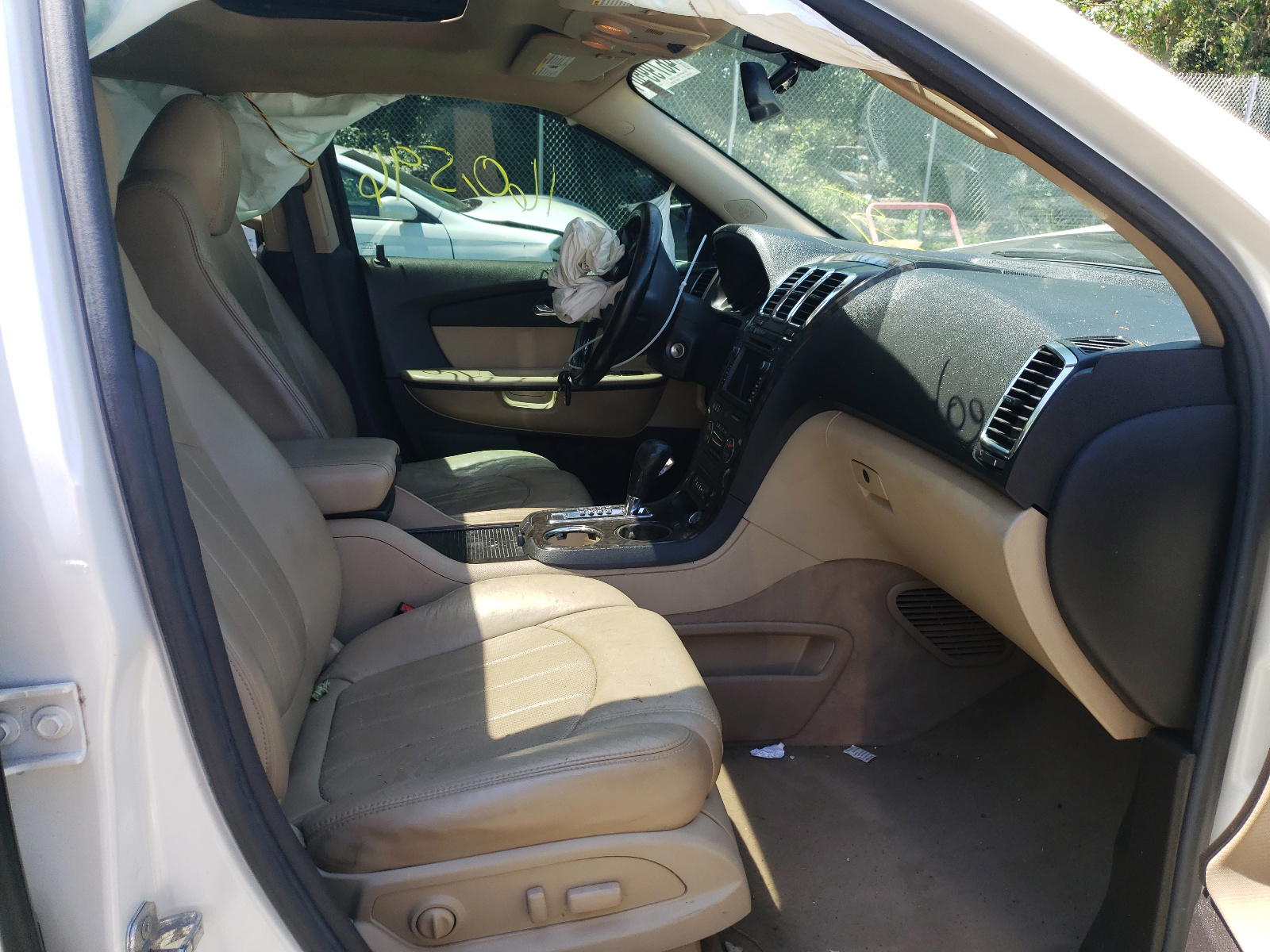 Photo 5 from auction – 2011 GMC ACADIA DEN with VIN 1GKKRTED4BJ251603