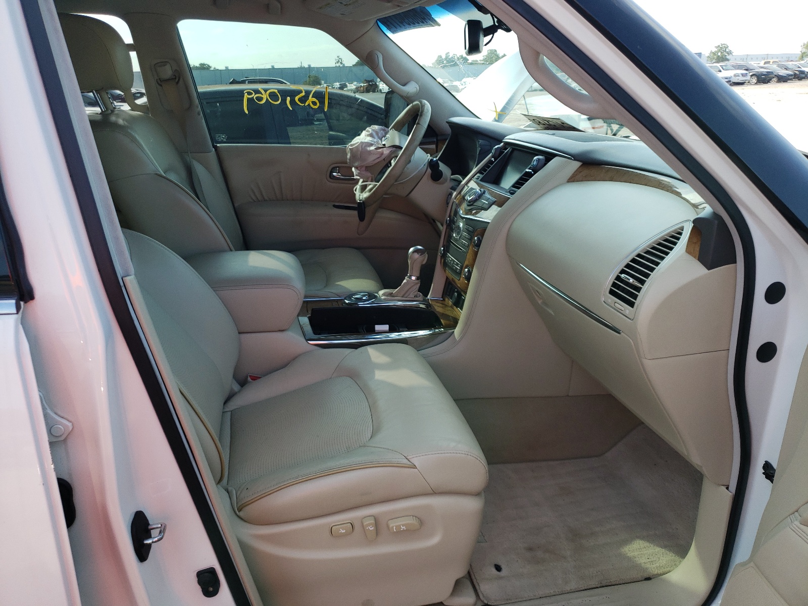 Photo 5 from auction – 2011 INFINITI QX56 with VIN JN8AZ2NF4B9503682