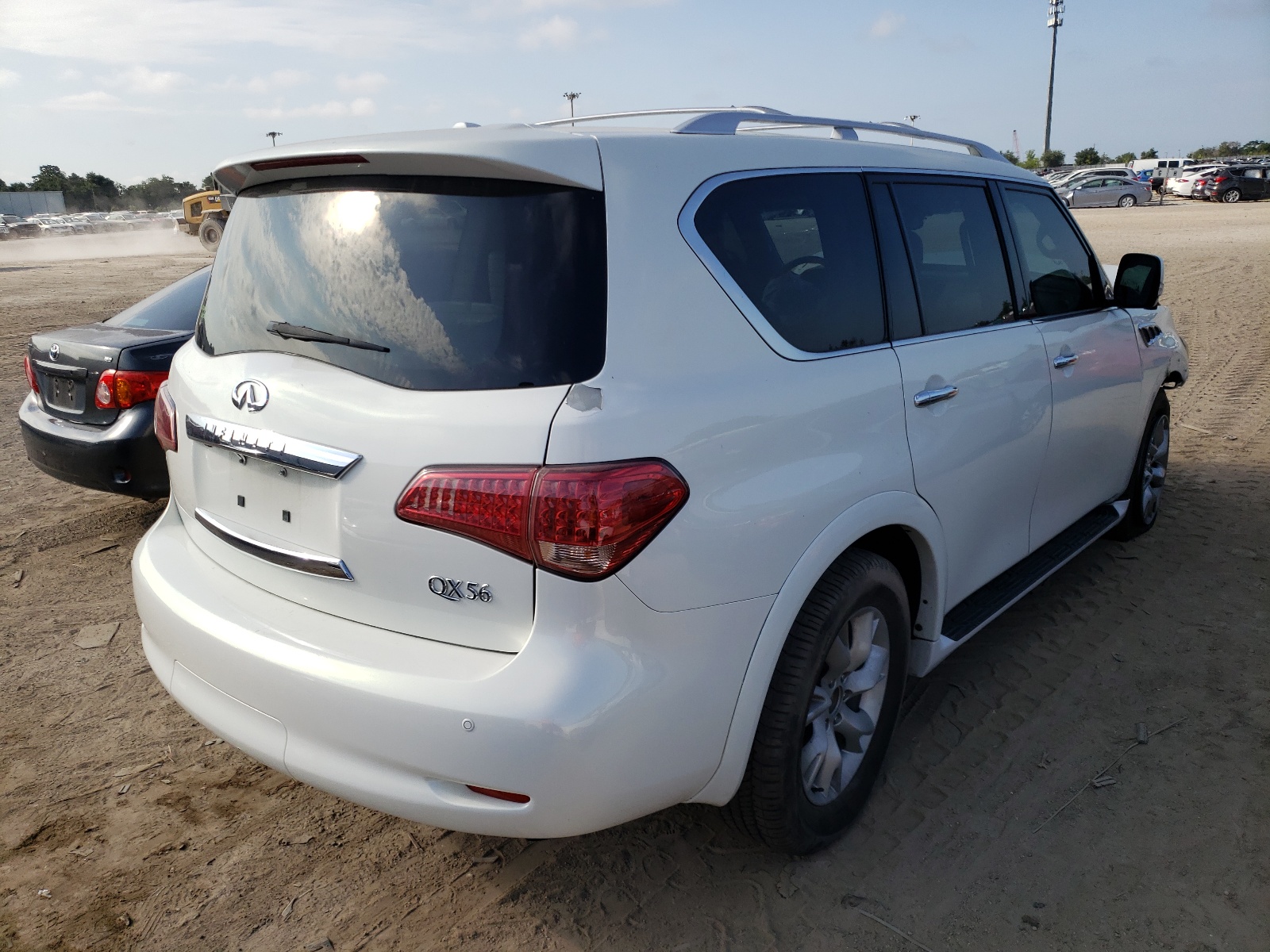 Photo 4 from auction – 2011 INFINITI QX56 with VIN JN8AZ2NF4B9503682