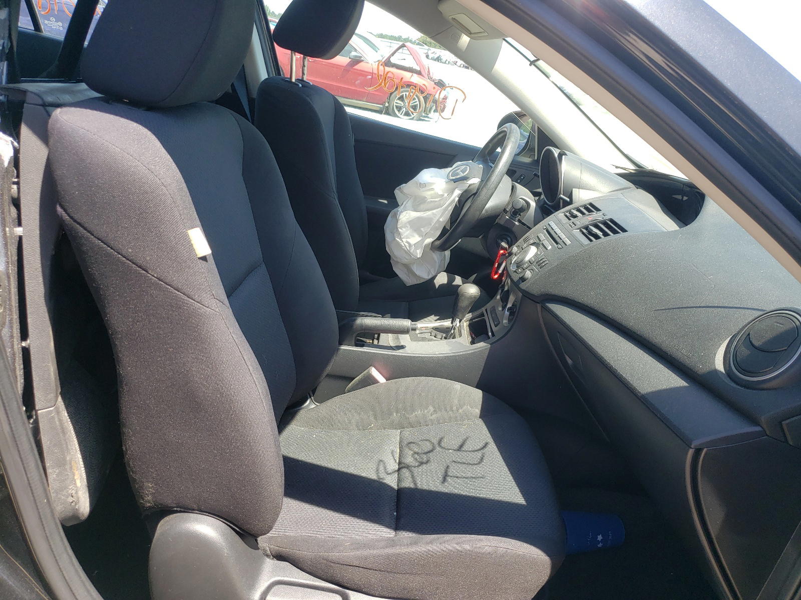Photo 5 from auction – 2011 MAZDA 3 I with VIN JM1BL1UF0B1498072