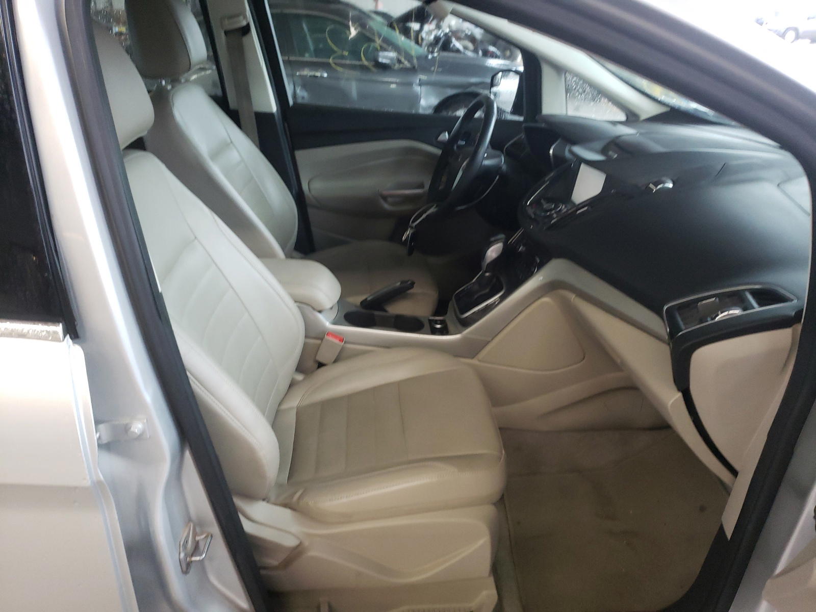 Photo 5 from auction – 2013 FORD C-MAX PREM with VIN 1FADP5CUXDL550924