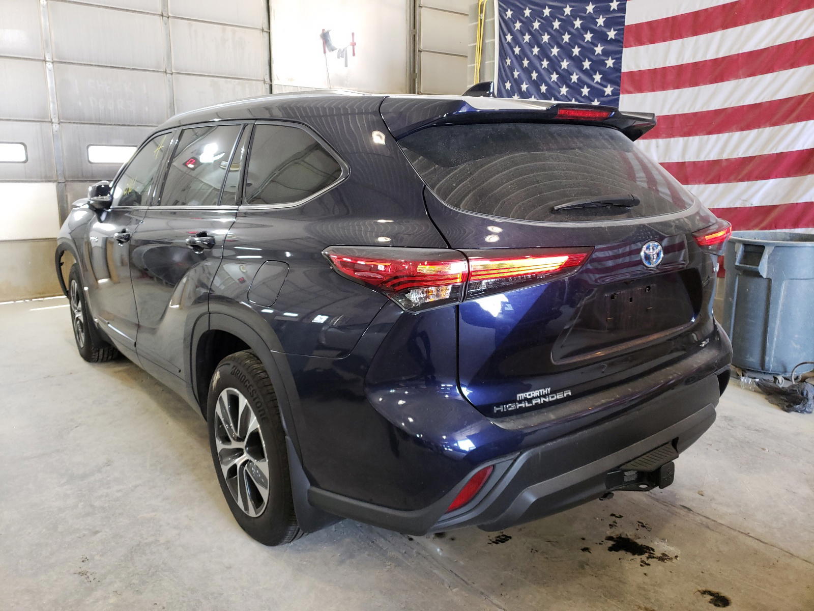Photo 3 from auction – 2021 TOYOTA HIGHLANDER with VIN 5TDGBRCHXMS026185