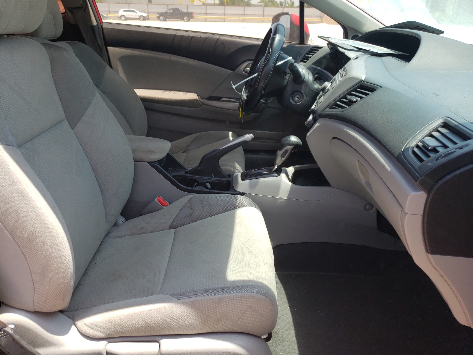 Photo 5 from auction – 2012 HONDA CIVIC LX with VIN 2HGFG3B56CH553799