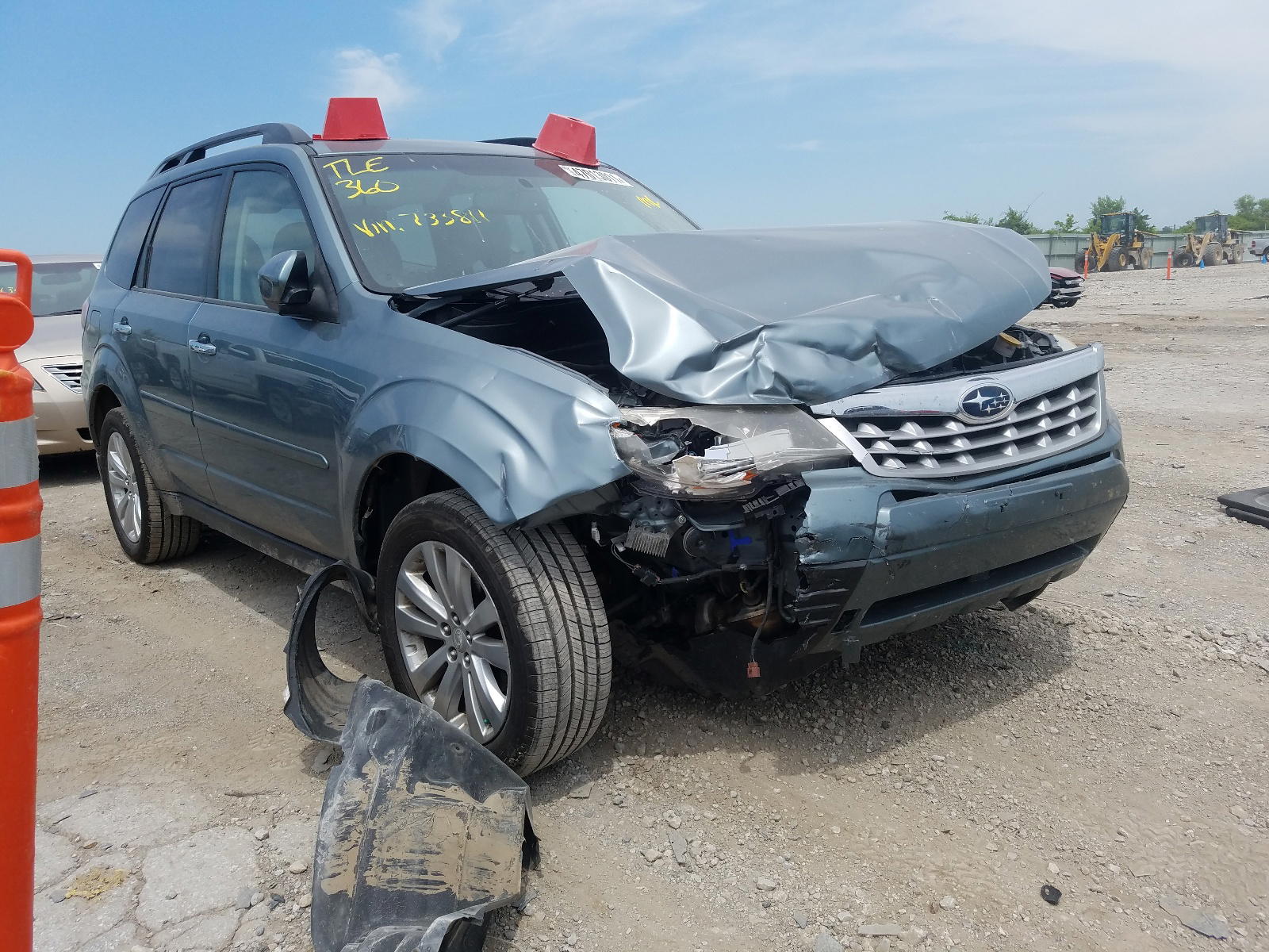 SUBARU FORESTER L 2011 with VIN JF2SHBECXBH733811 - Photo from auction