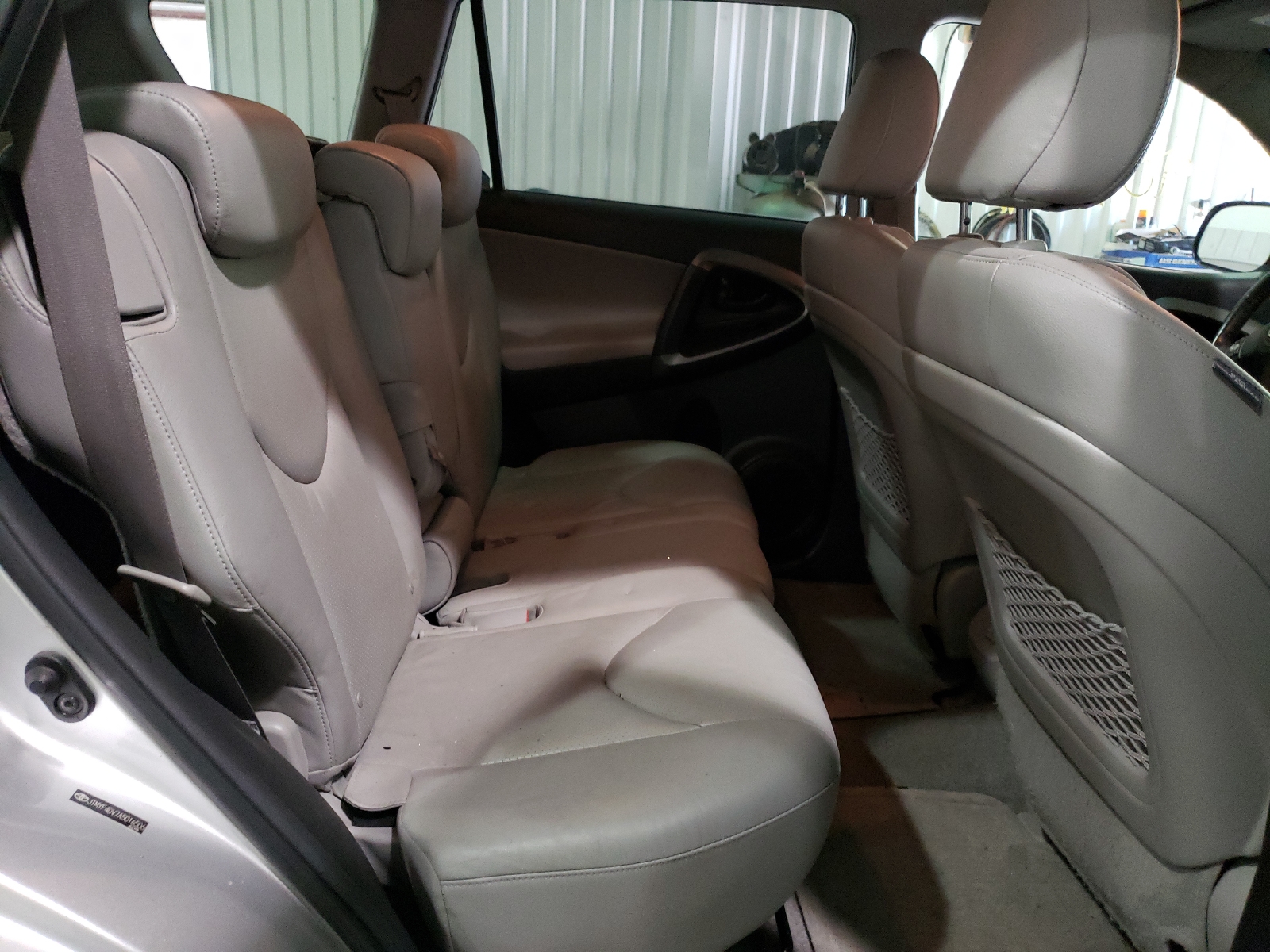 Photo 6 from auction – 2010 TOYOTA RAV4 LIMIT with VIN JTMYF4DV7A5016506
