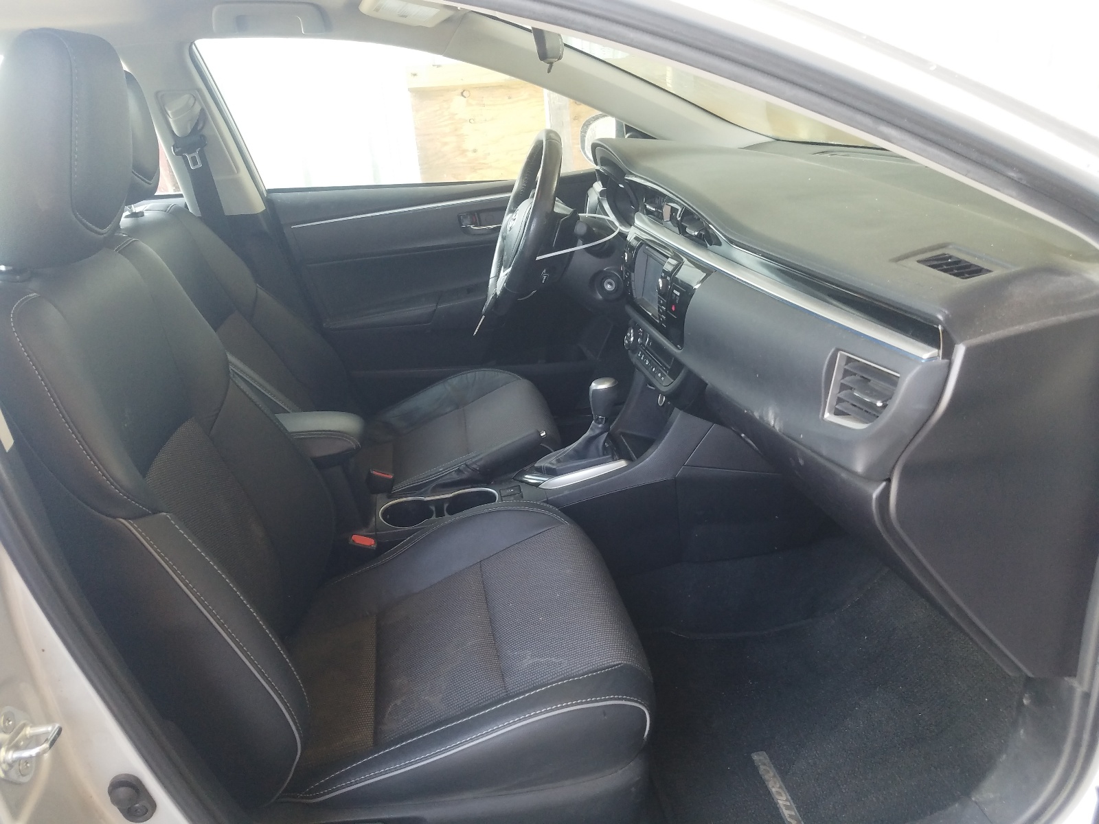 Photo 5 from auction – 2014 TOYOTA COROLLA L with VIN 2T1BURHE8EC102936
