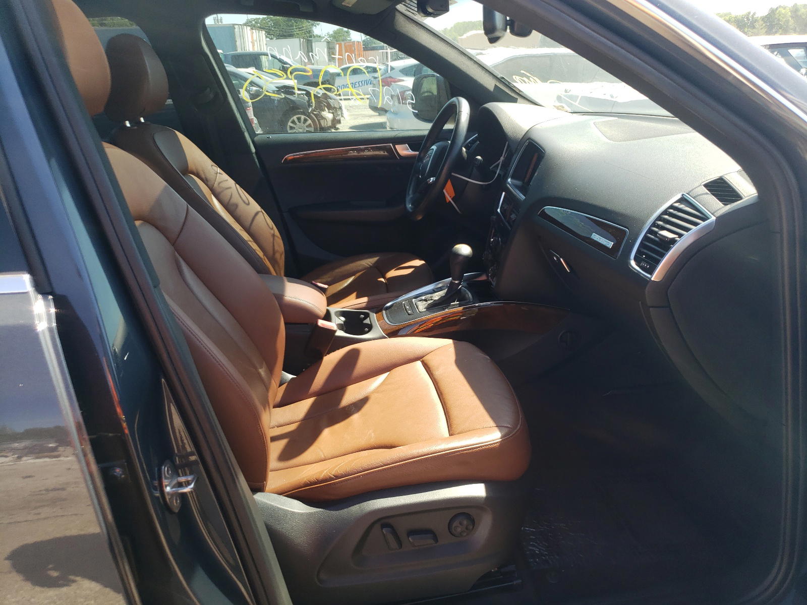Photo 5 from auction – 2011 AUDI Q5 PREMIUM with VIN WA1DKAFP7BA041402