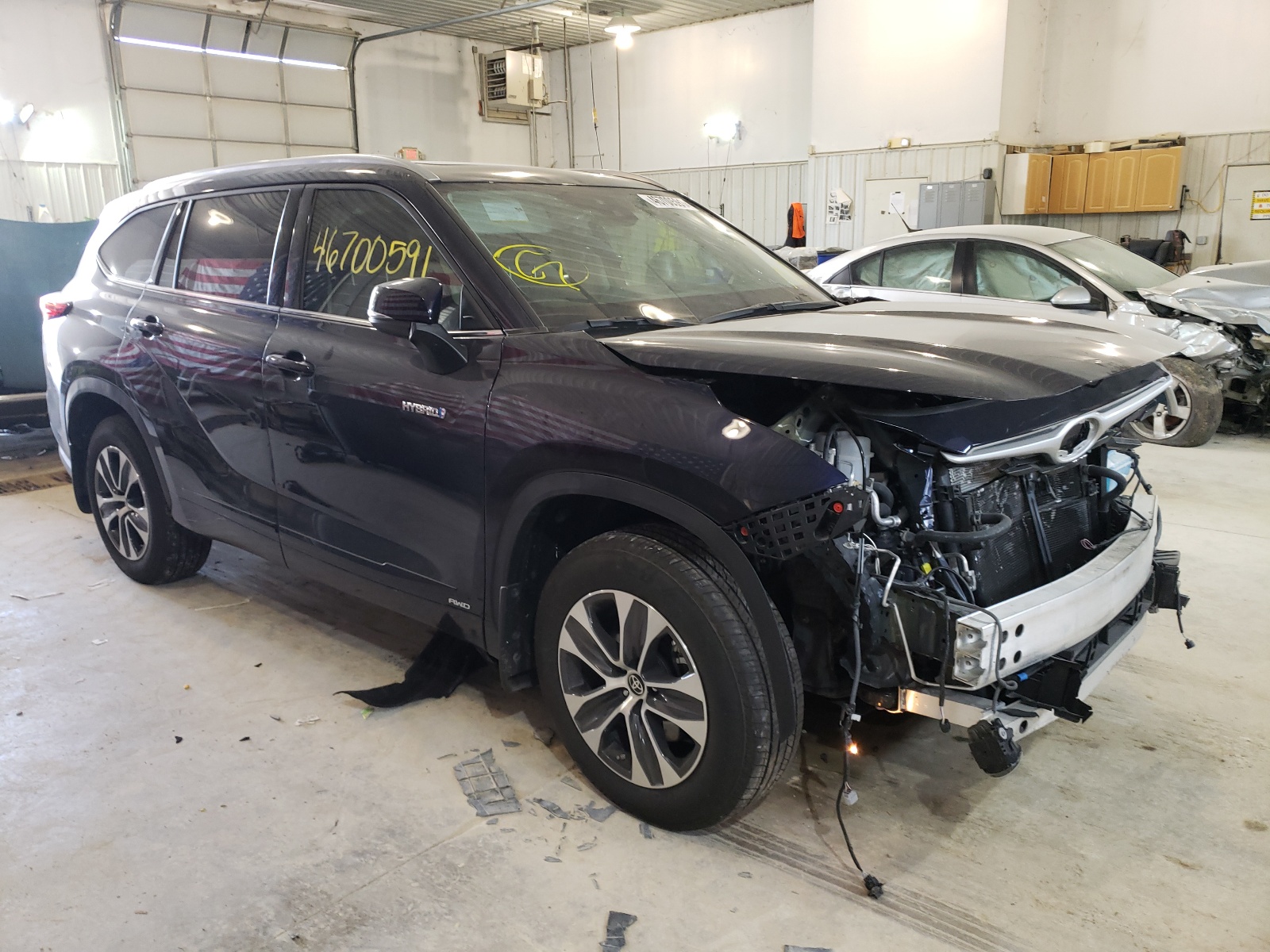 TOYOTA HIGHLANDER 2021 مع رقم تعريف المركبة 5TDGBRCHXMS026185 - صورة من المزاد