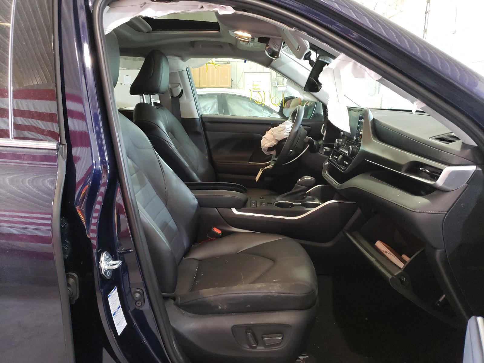 Photo 5 from auction – 2021 TOYOTA HIGHLANDER with VIN 5TDGBRCHXMS026185