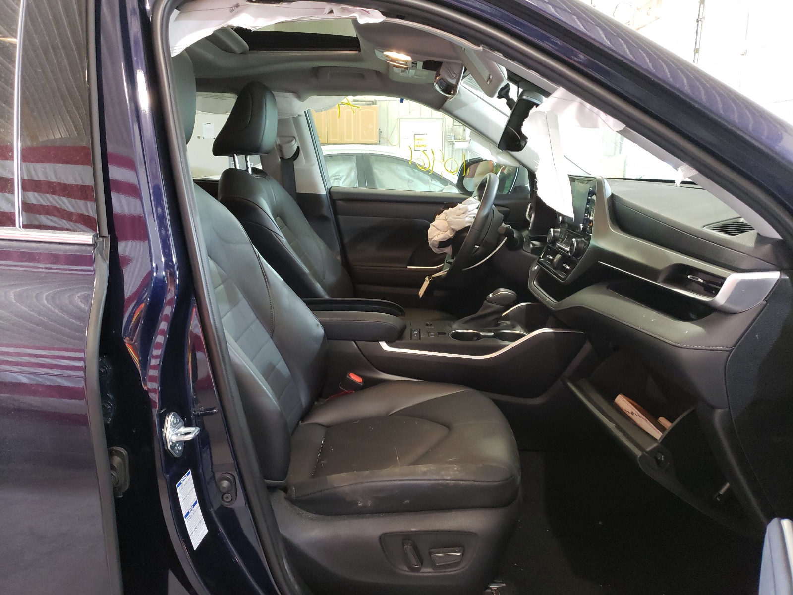 صورة رقم 5 من المزاد - 2021 TOYOTA HIGHLANDER مع VIN 5TDGBRCHXMS026185