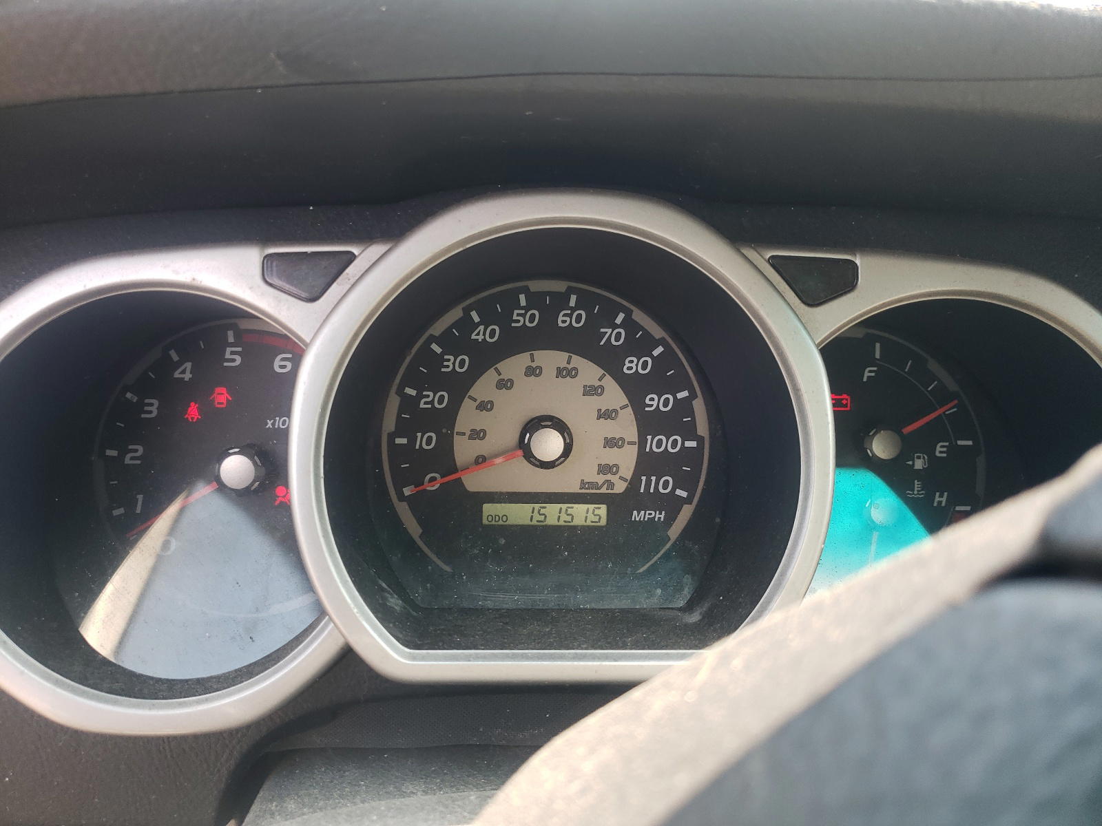 Photo 8 from auction – 2003 TOYOTA 4RUNNER SR with VIN JTEBT14RX30019878