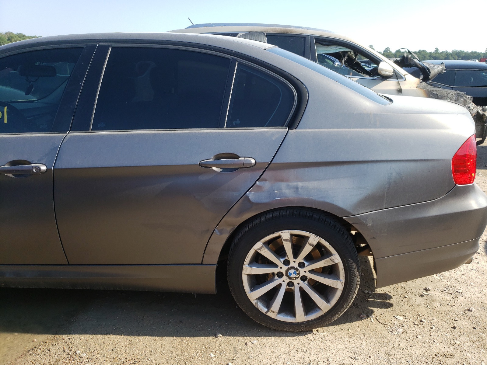 Photo 9 from auction – 2009 BMW 328 I with VIN WBAPH77599NM46307