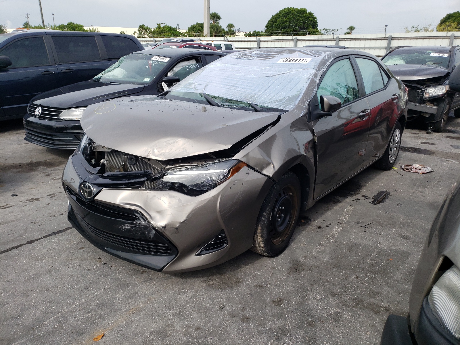 Photo 2 from auction – 2018 TOYOTA COROLLA L with VIN 5YFBURHE0JP740978
